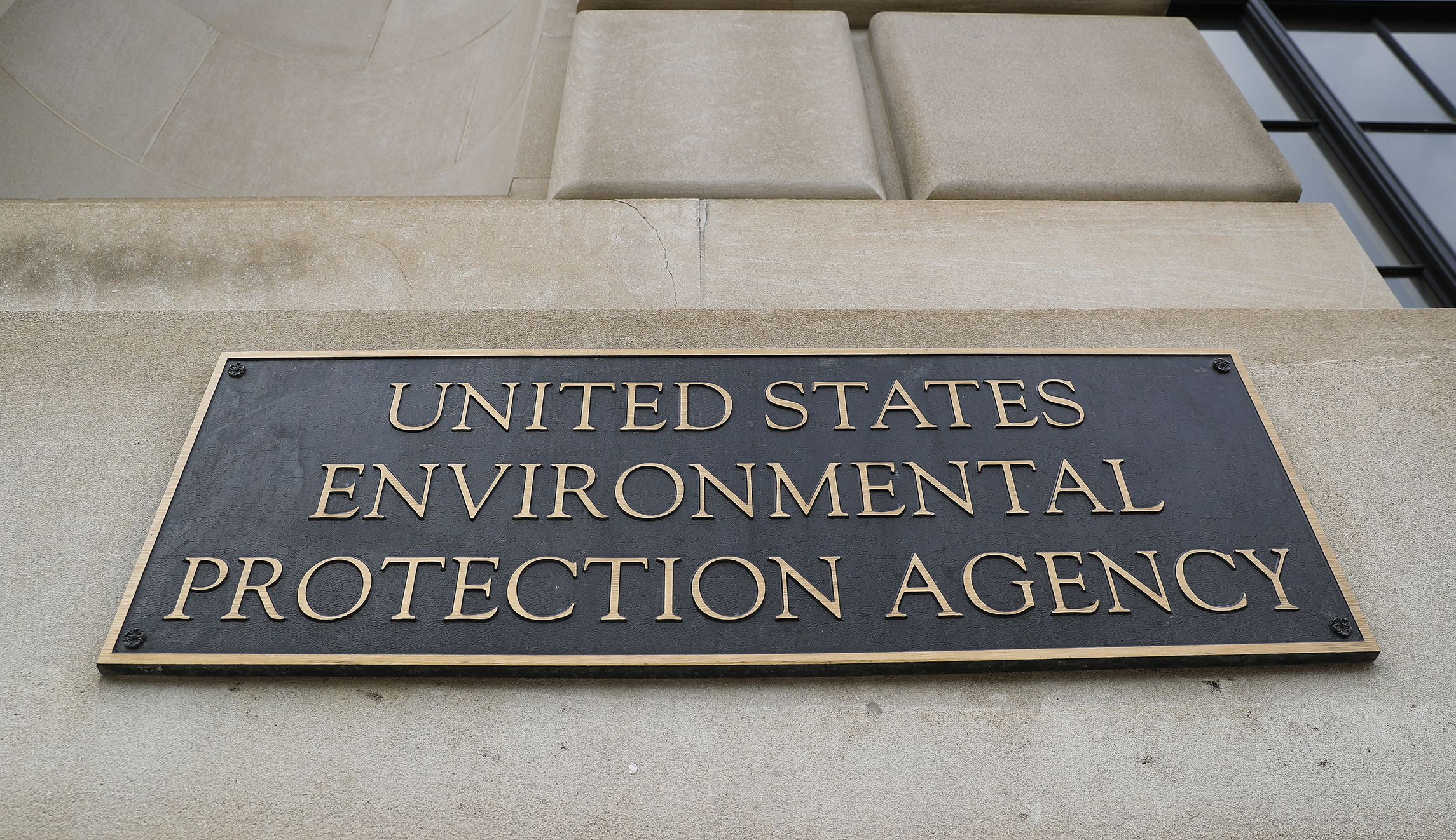 Top EPA official Mike Flynn announces plans to retire in April