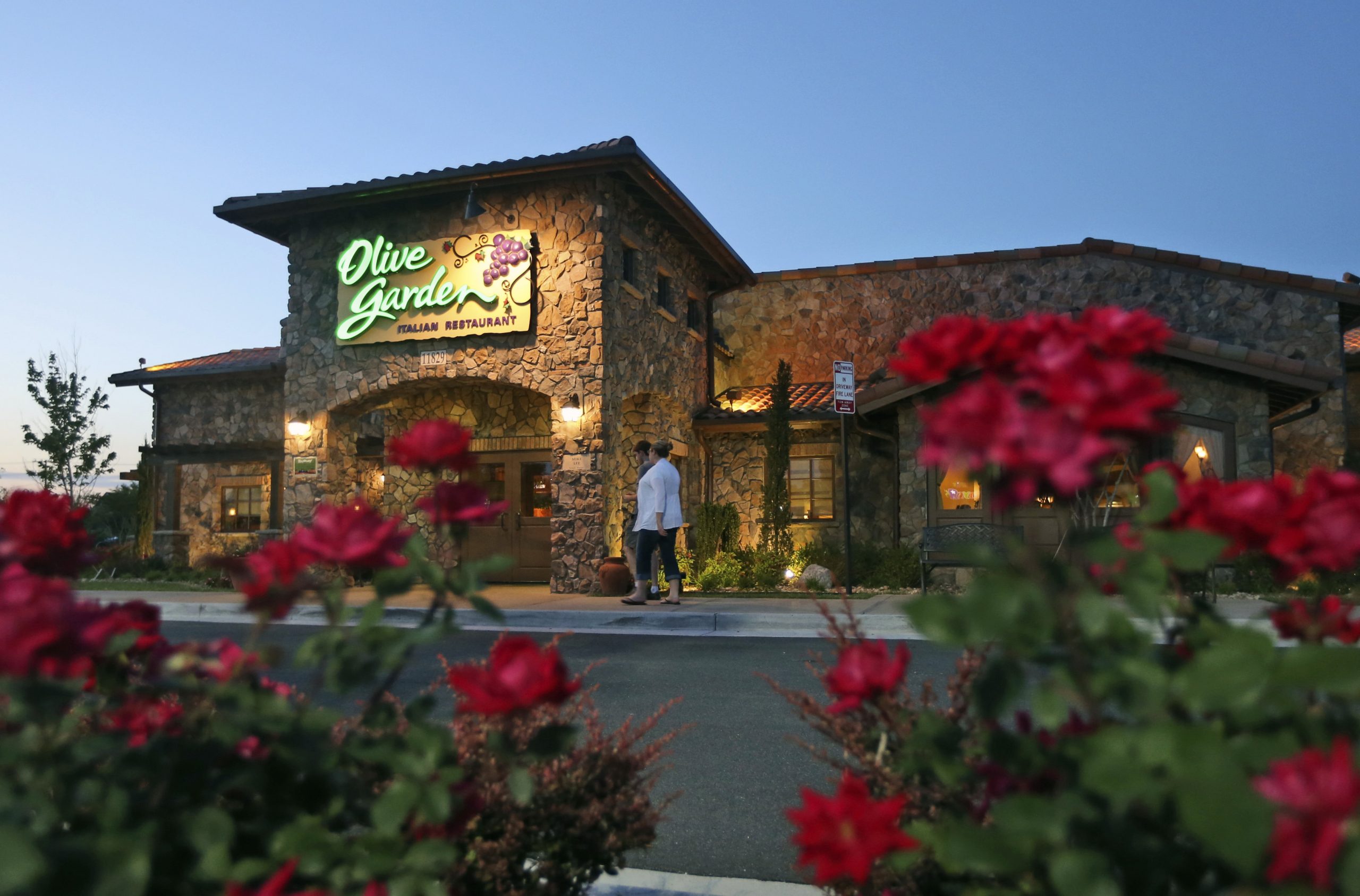 Olive Garden investor: Back off on the breadsticks