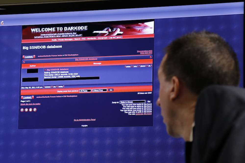 Senators propose bill to stop FBI mass hacking policy