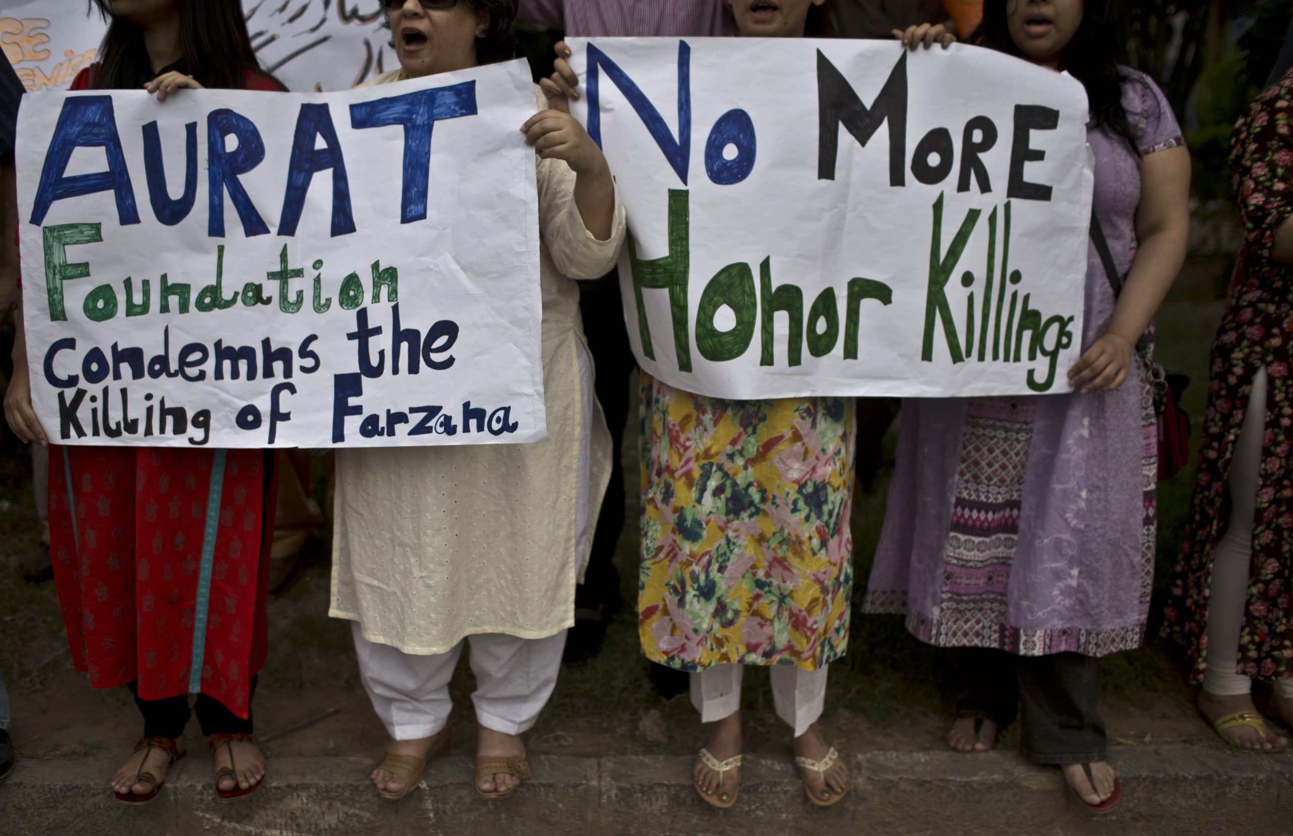 Pakistan arrests 4 suspects in woman’s stoning