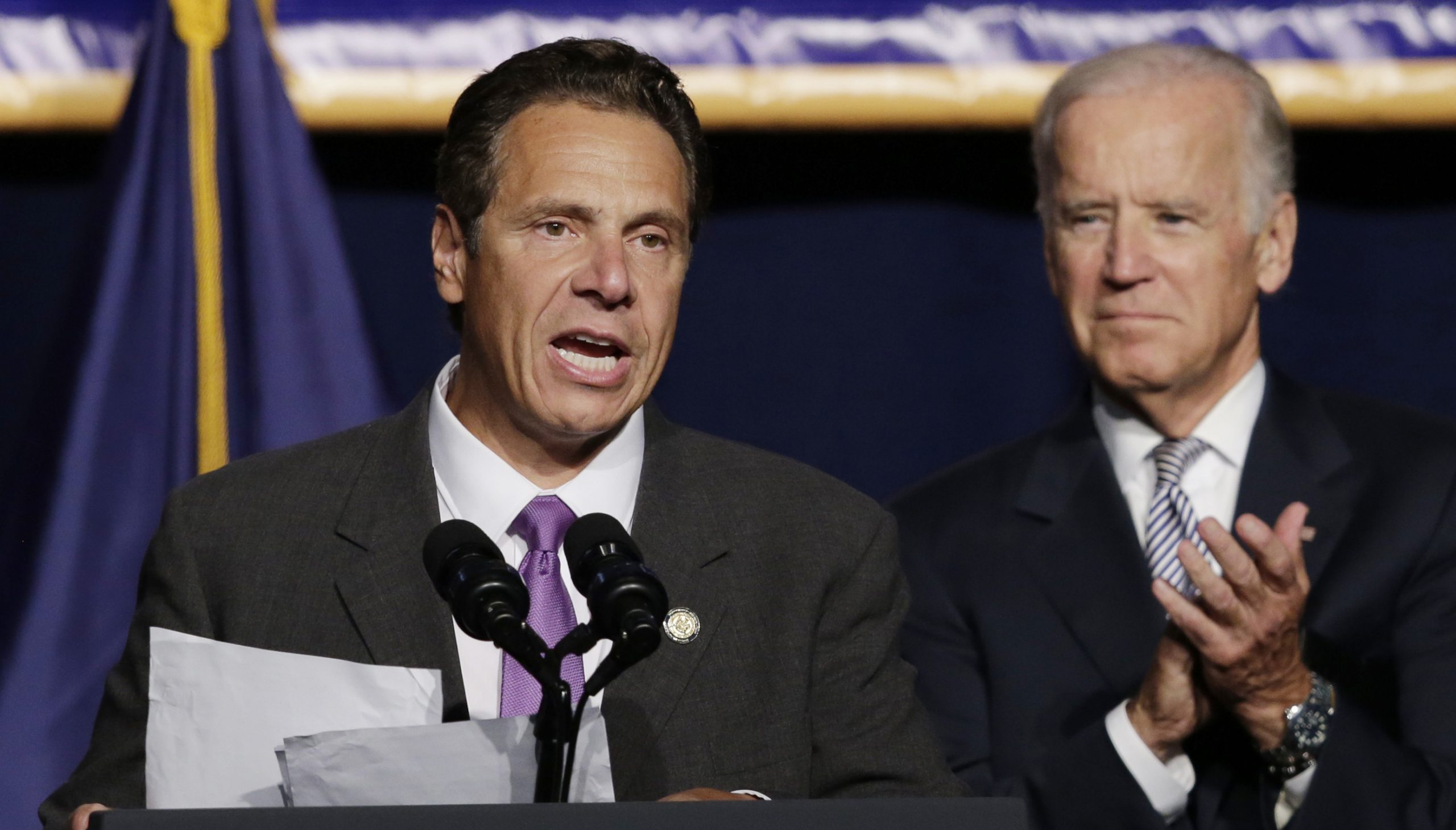 Cuomo, Biden endorse $15 minimum wage in N.Y.