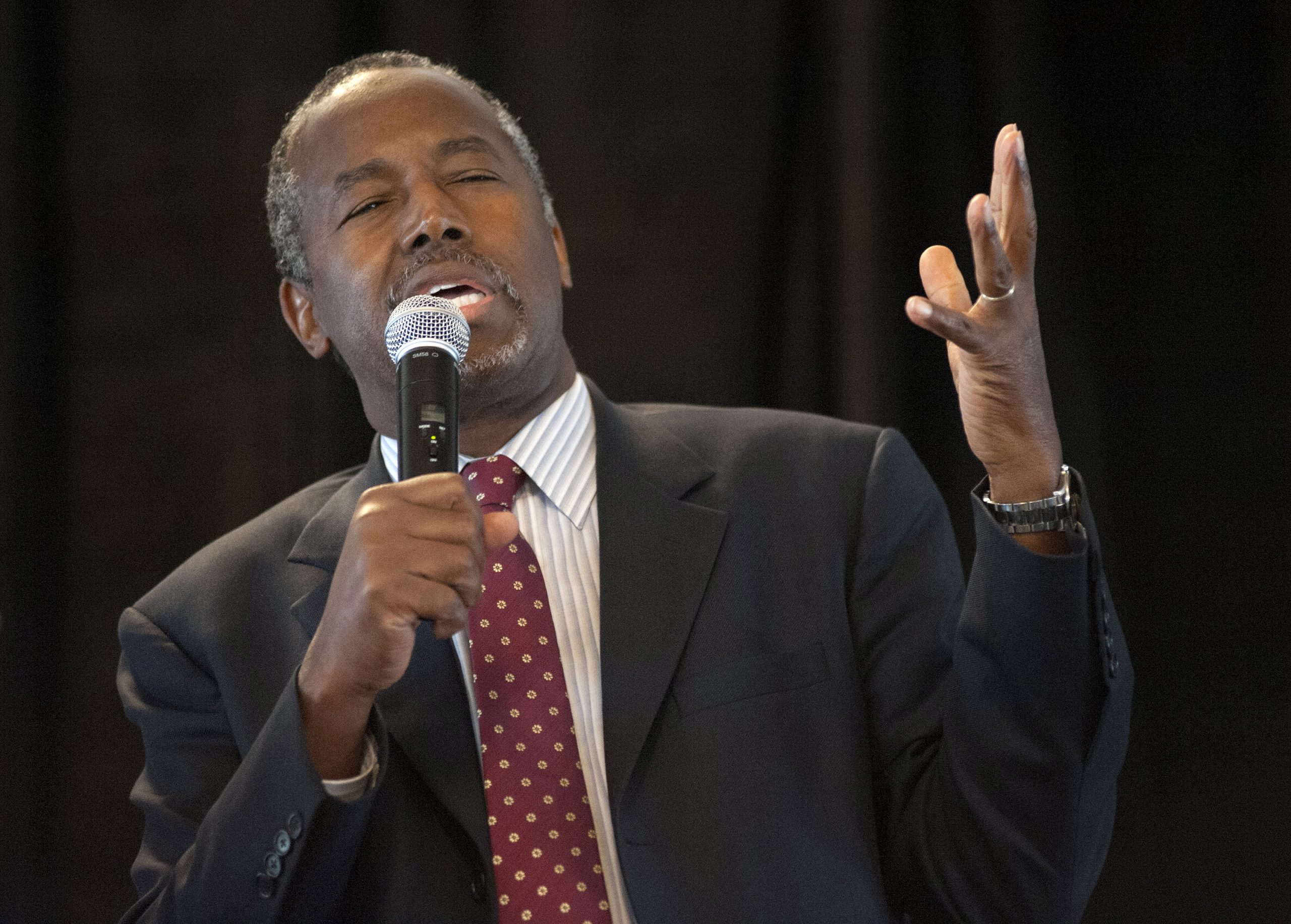 Carson: Media wants gladiator scene with Trump