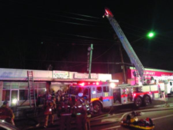 Winds whip up fire at Prince George’s shopping mall