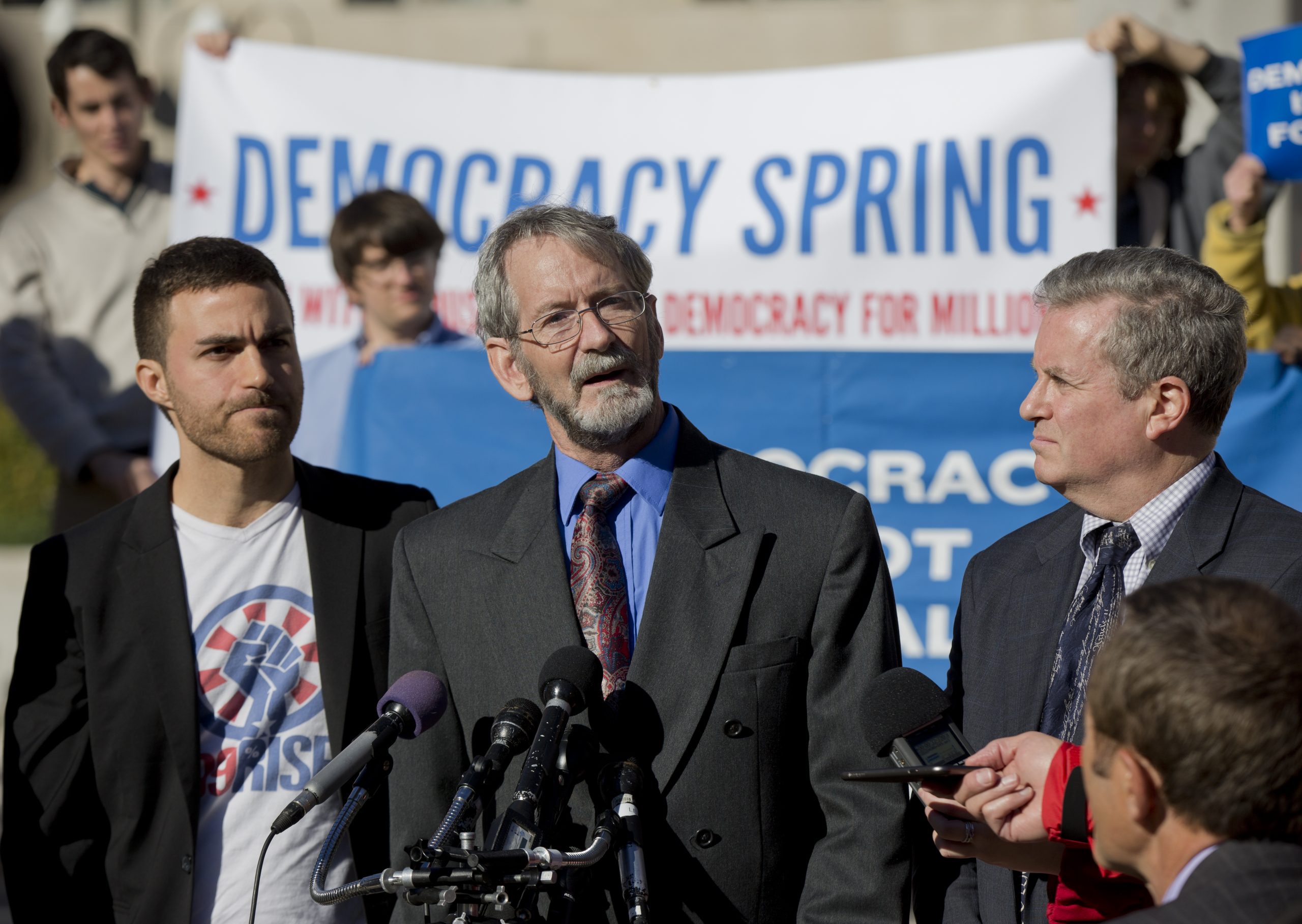 Gyrocopter man wants to unseat DNC chief Wasserman Schultz