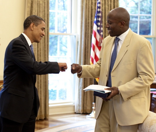 Obama sends Reggie Love to Olympic closing ceremonies