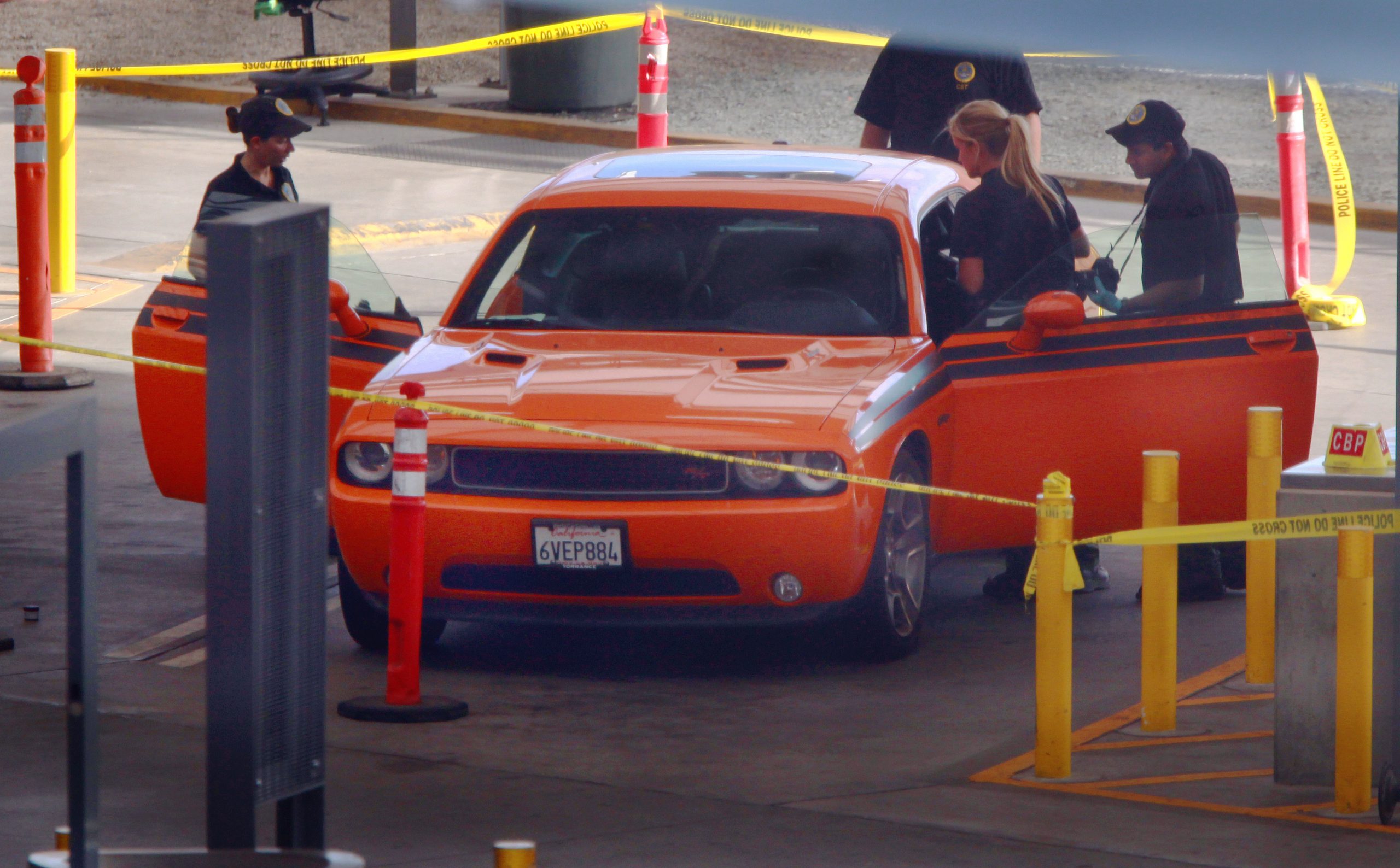 2 die after being smuggled from Mexico in trunk