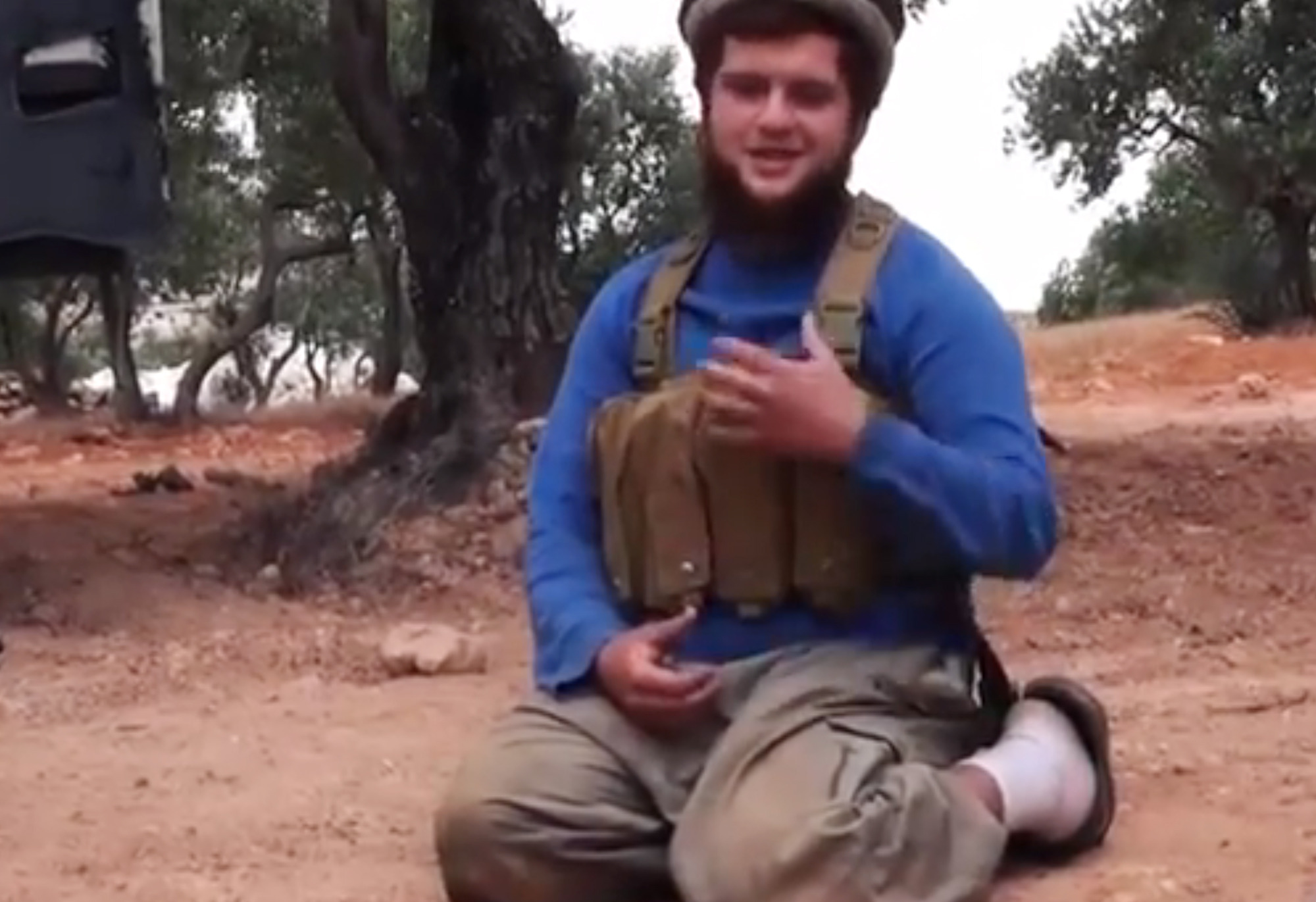 Video shows smiling American bomber in Syria
