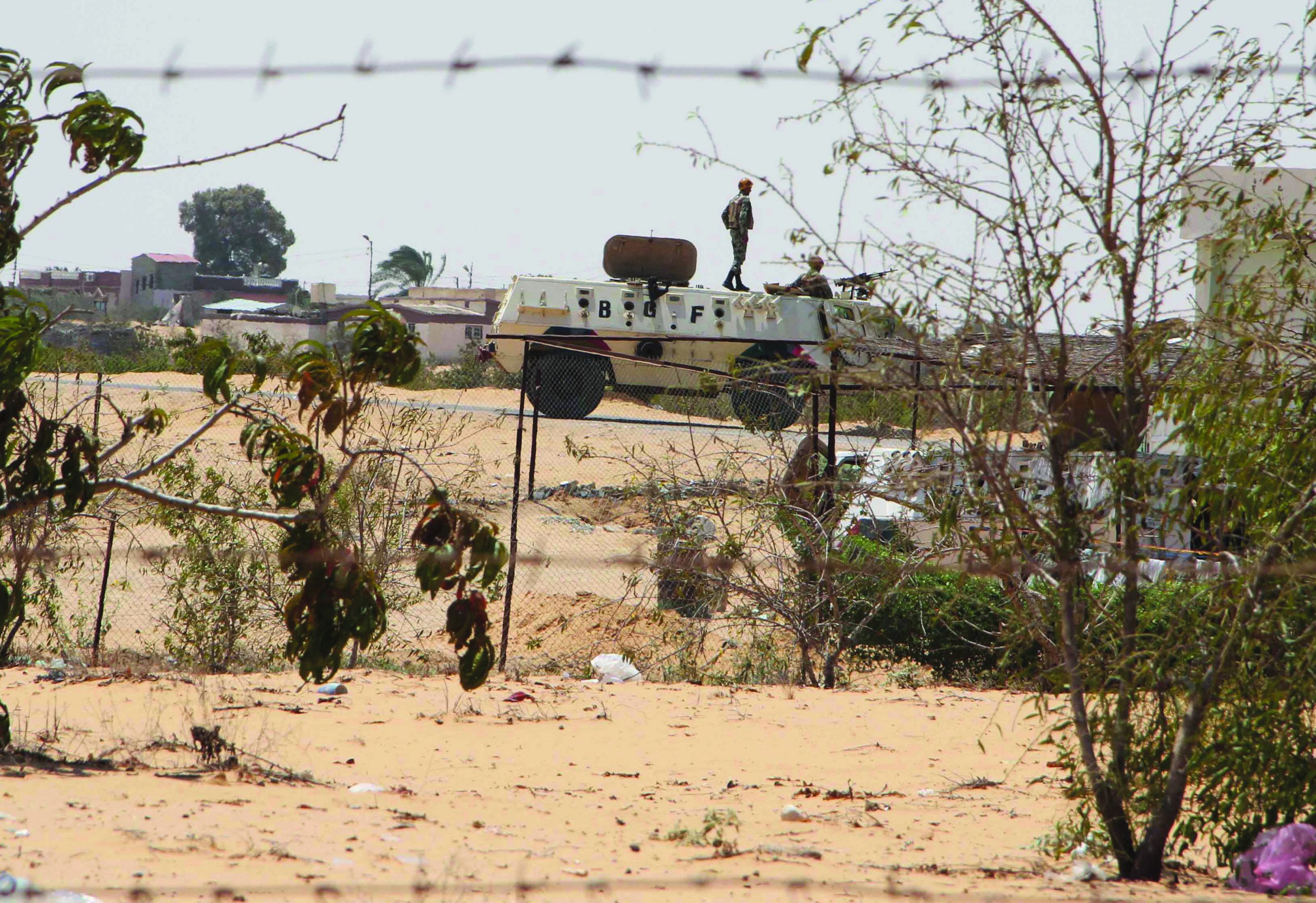Egypt hunts Sinai militants after soldiers killed