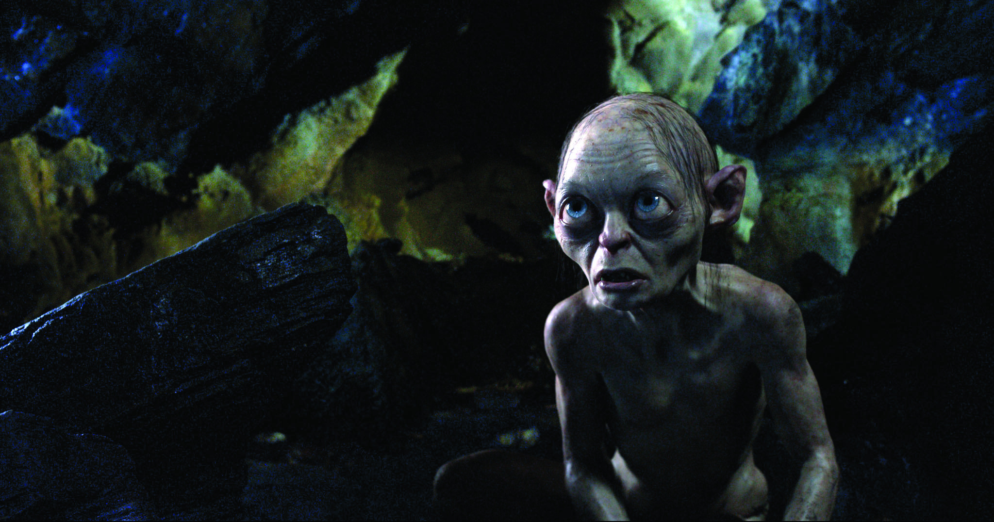 ‘The Hobbit’ stays atop box office for third week