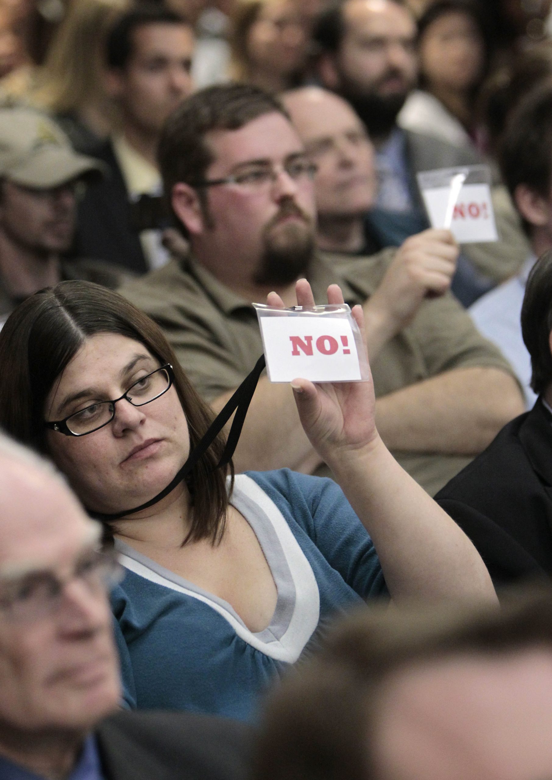 Calif. Dems advance wide-ranging gun control bills