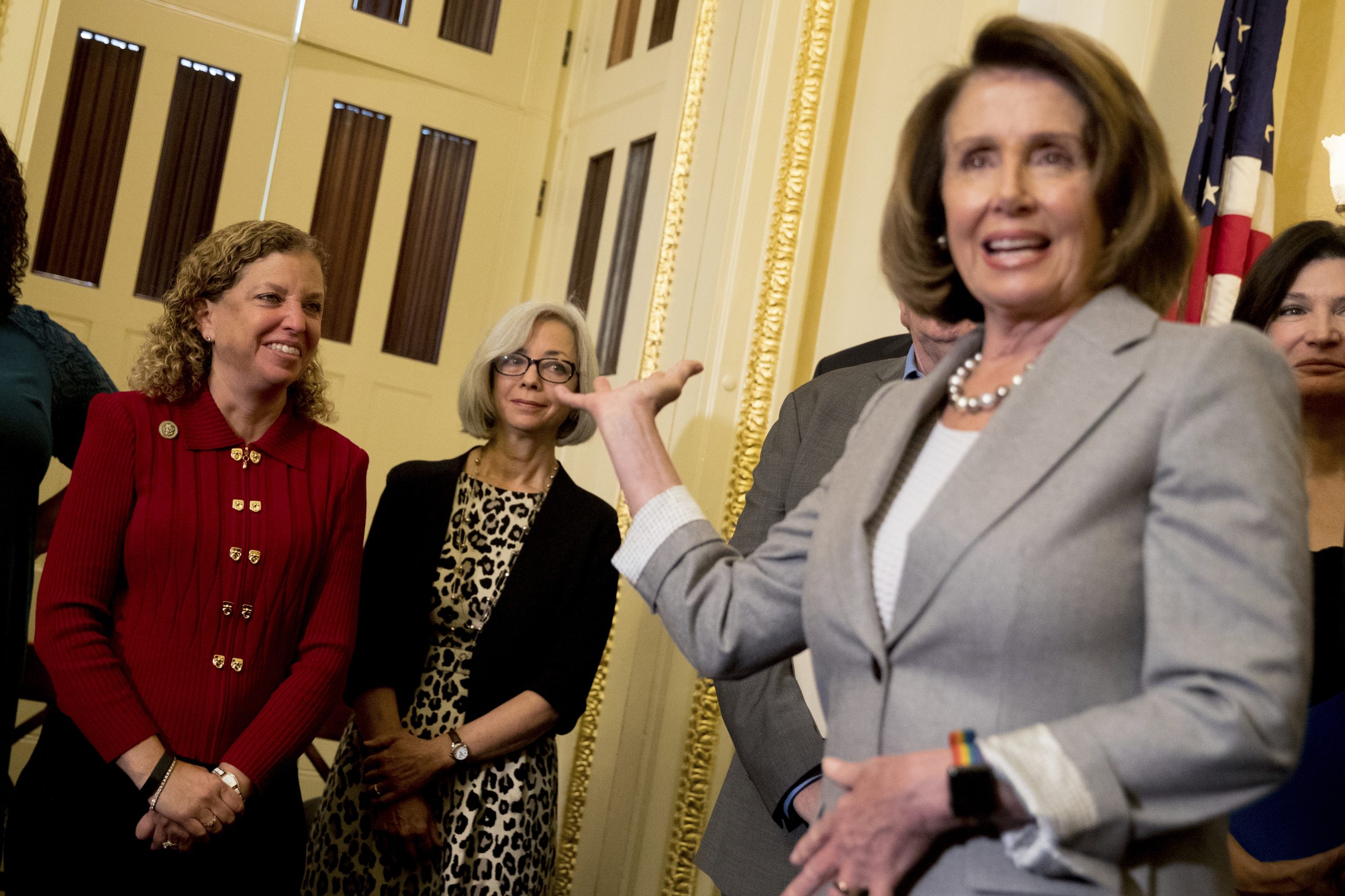 Pelosi, Wasserman Schultz rip $1,000 tax reform bonuses, ‘crumb’