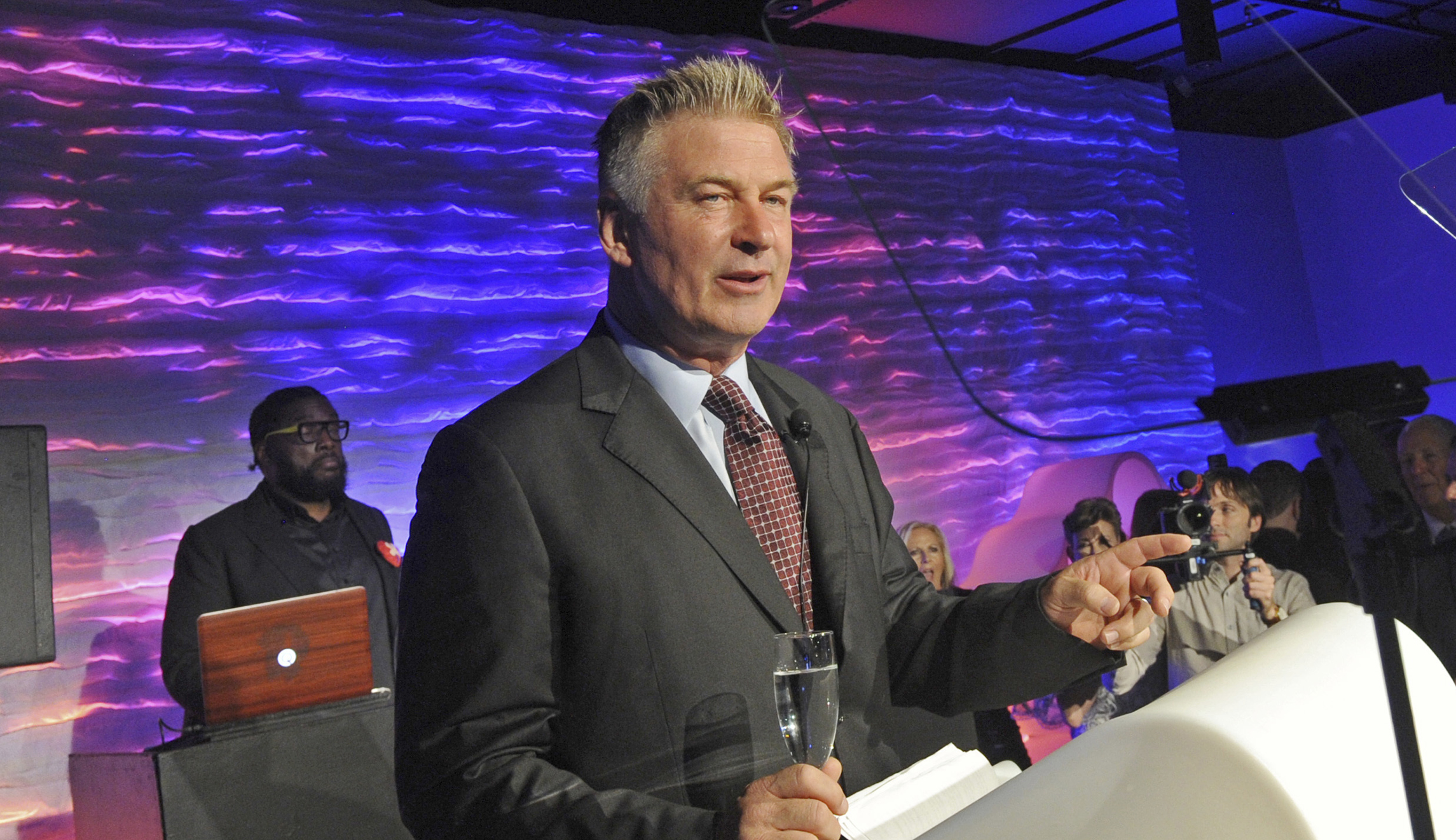 Alec Baldwin to deliver keynote speech at Iowa Democrats’ fall gala