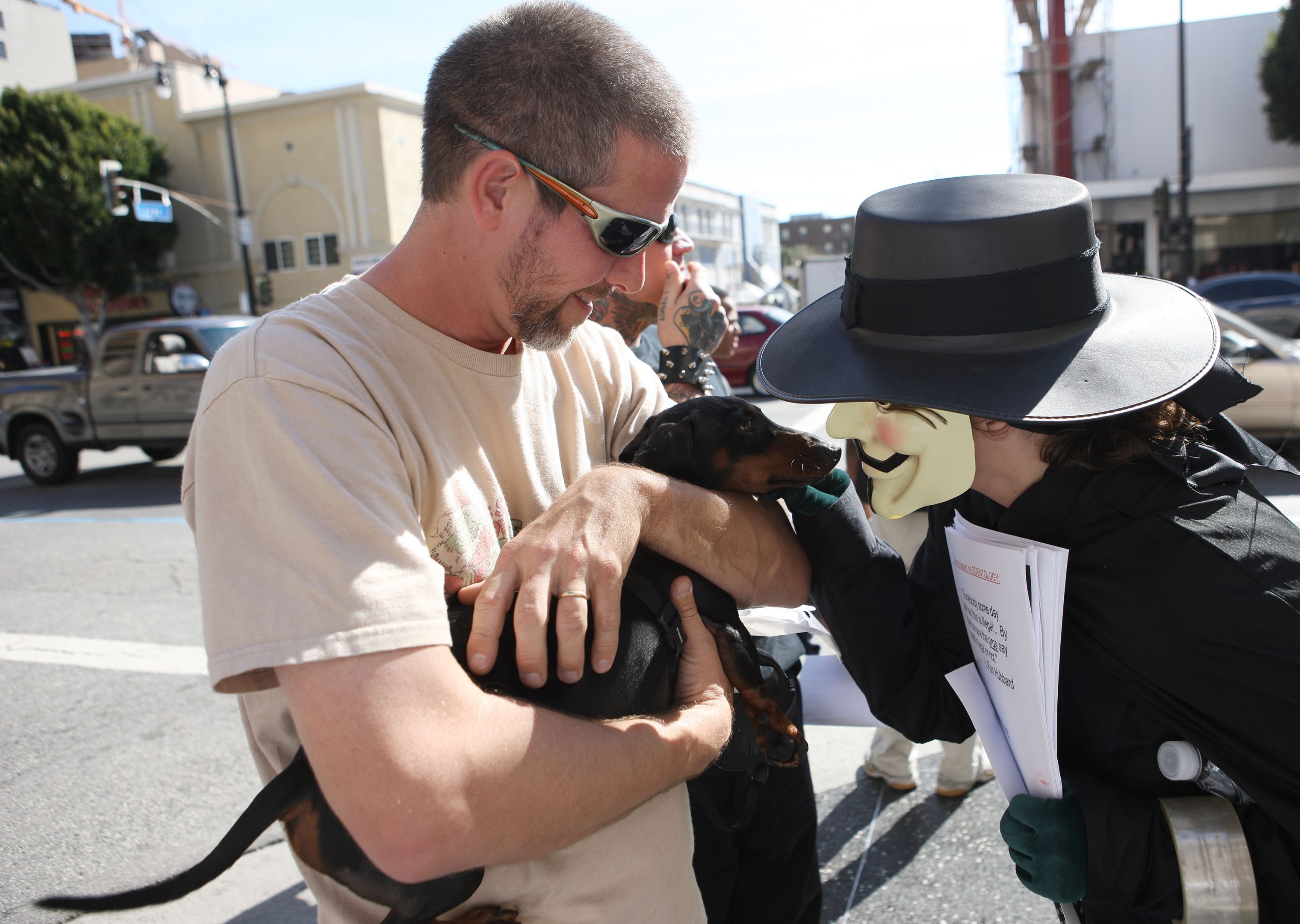 Anonymous faces criticism in campaign against ISIS