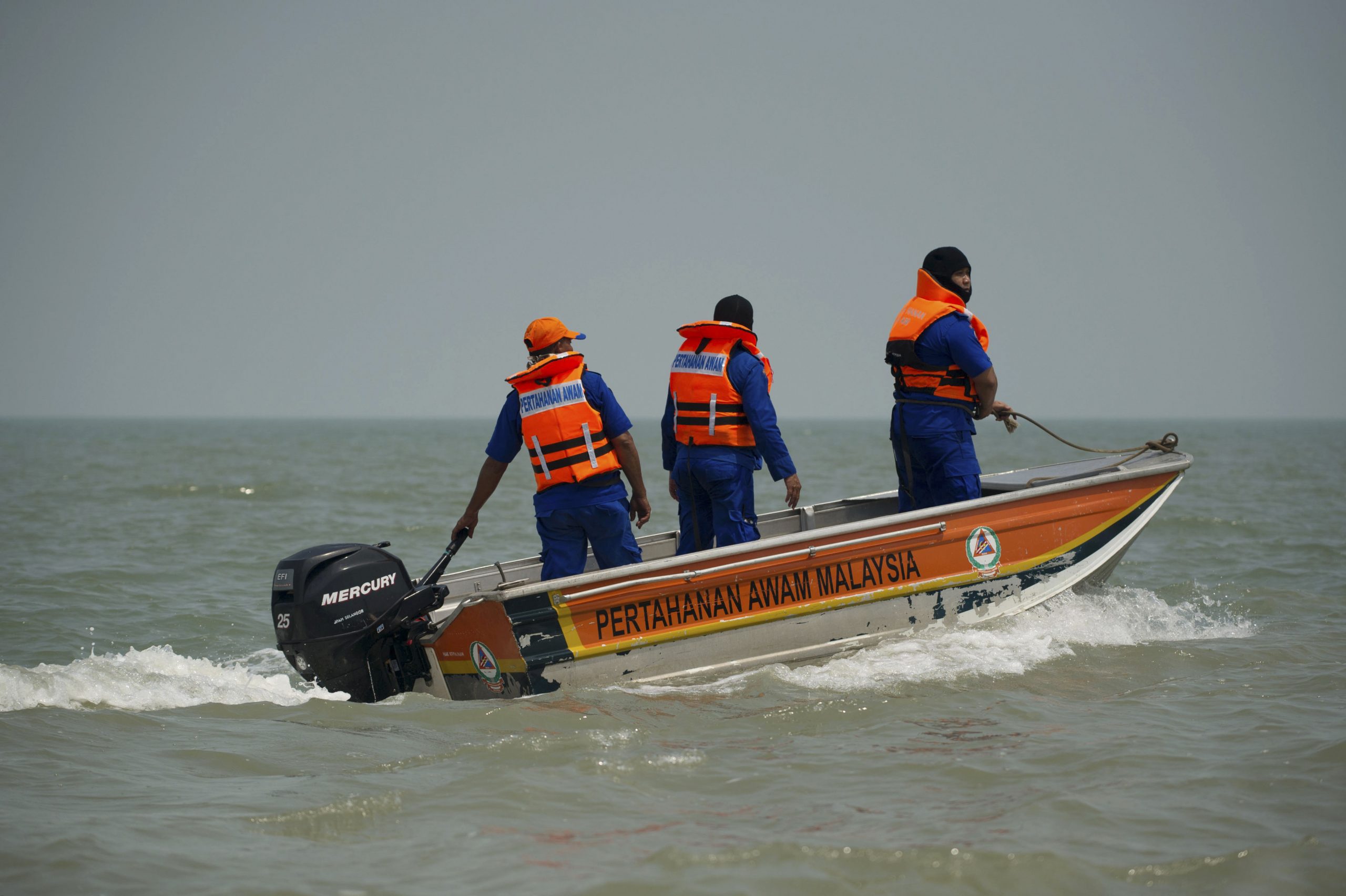 9 missing after second boat sinks off Malaysia