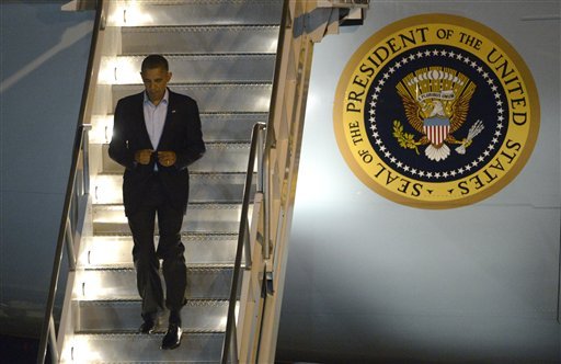 Obama cancels campaign events; returns to the White House to monitor Hurricane Sandy