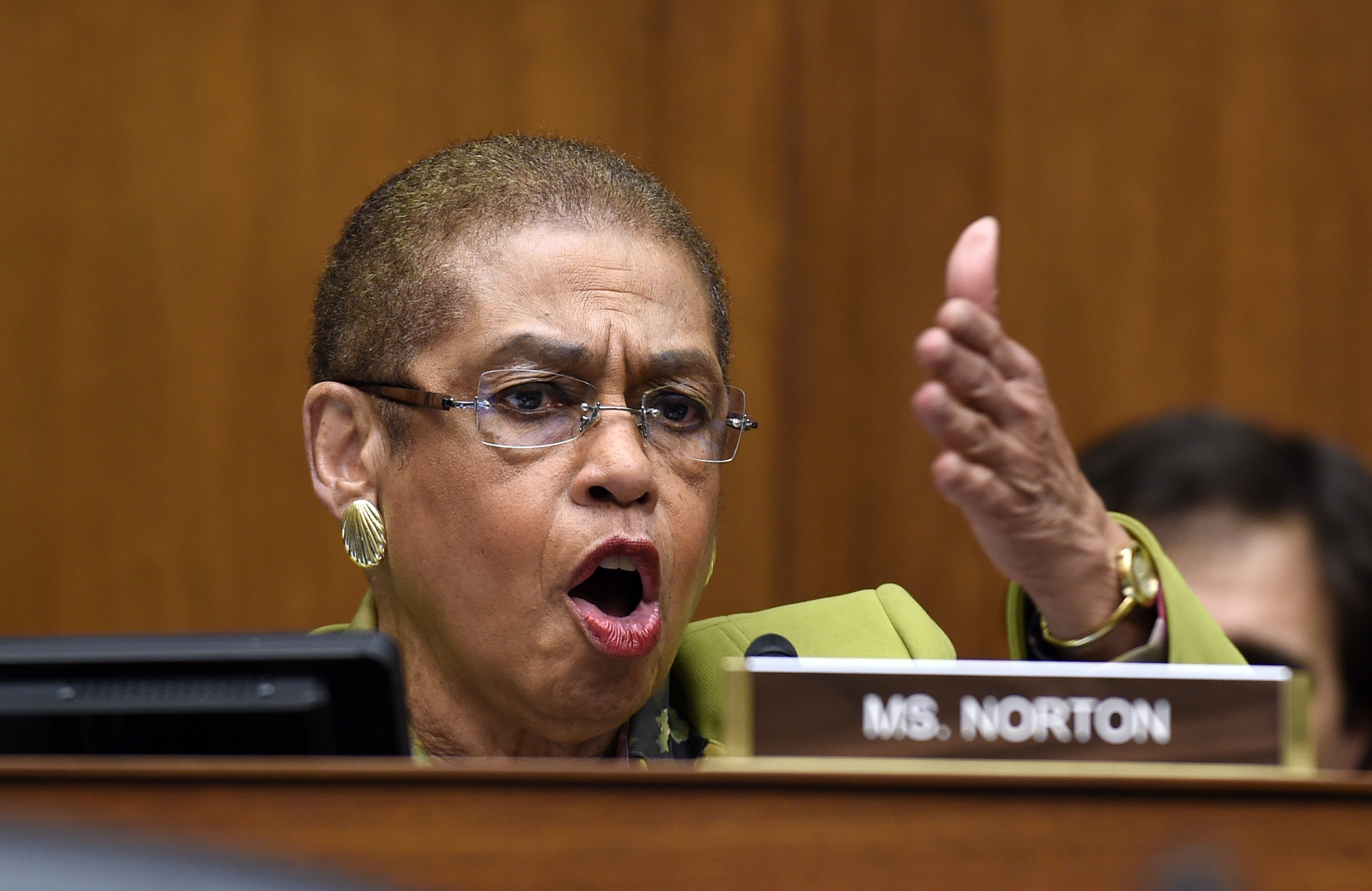 Lawmaker demands answers on broken Washington Monument elevator