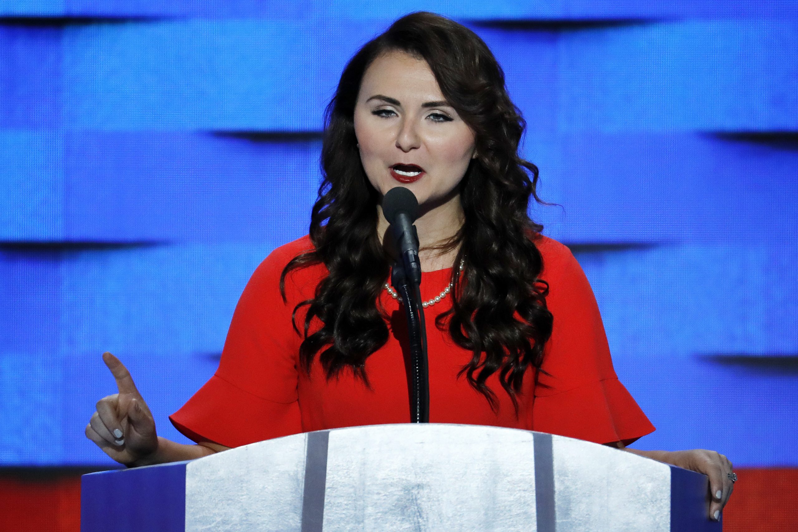 Remember that ‘Republican Woman for Clinton’? She’s a healthcare lobbyist married to a Clinton operative
