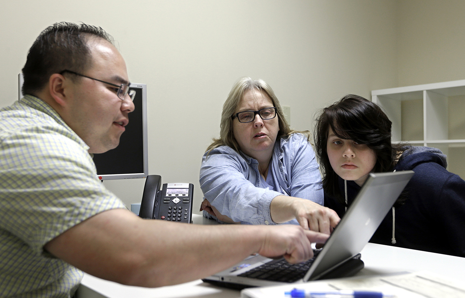 GOP bill shields Obamacare co-op customers who lose coverage
