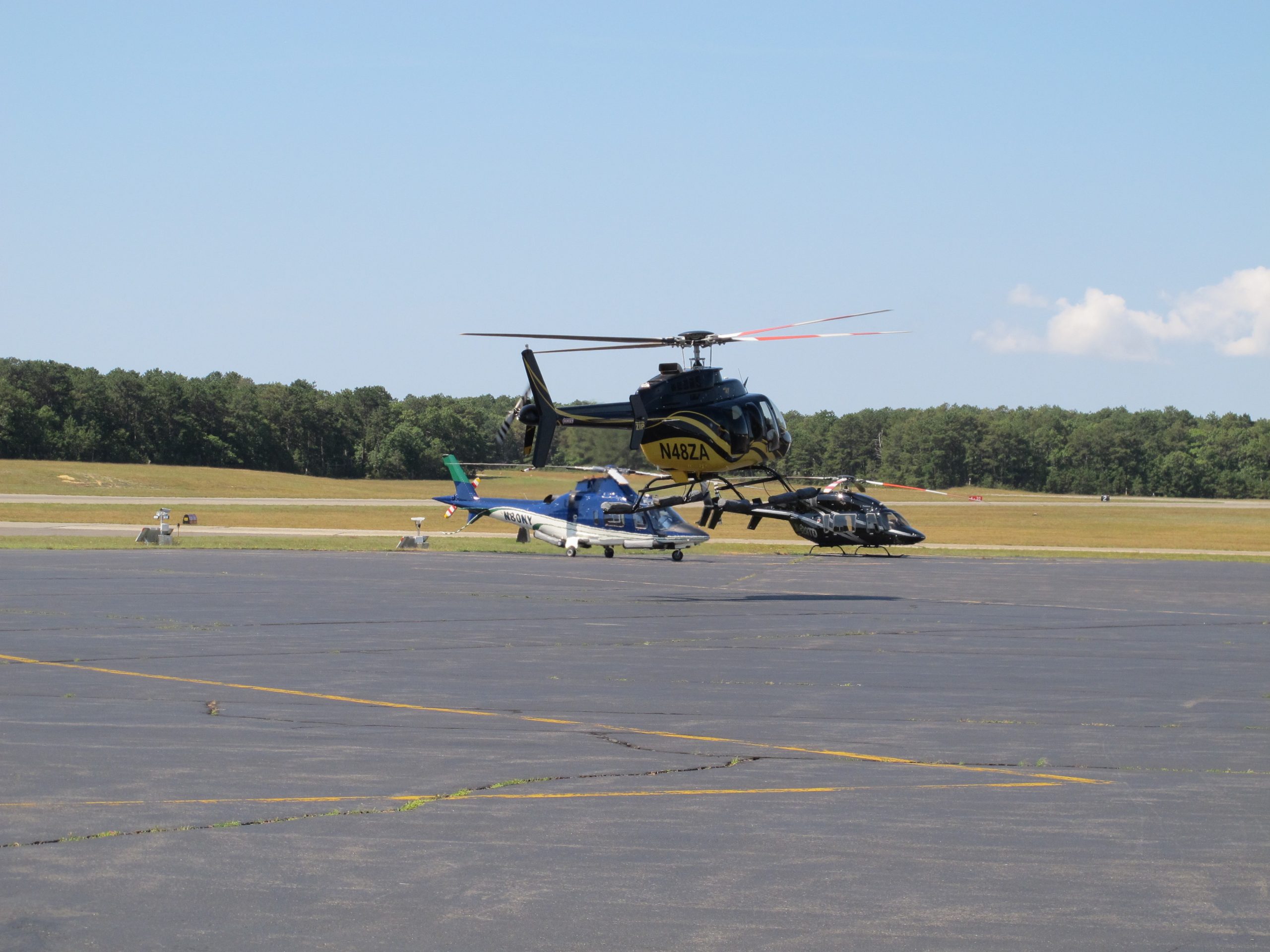 Noise from the sky is buzzkill in ritzy Hamptons