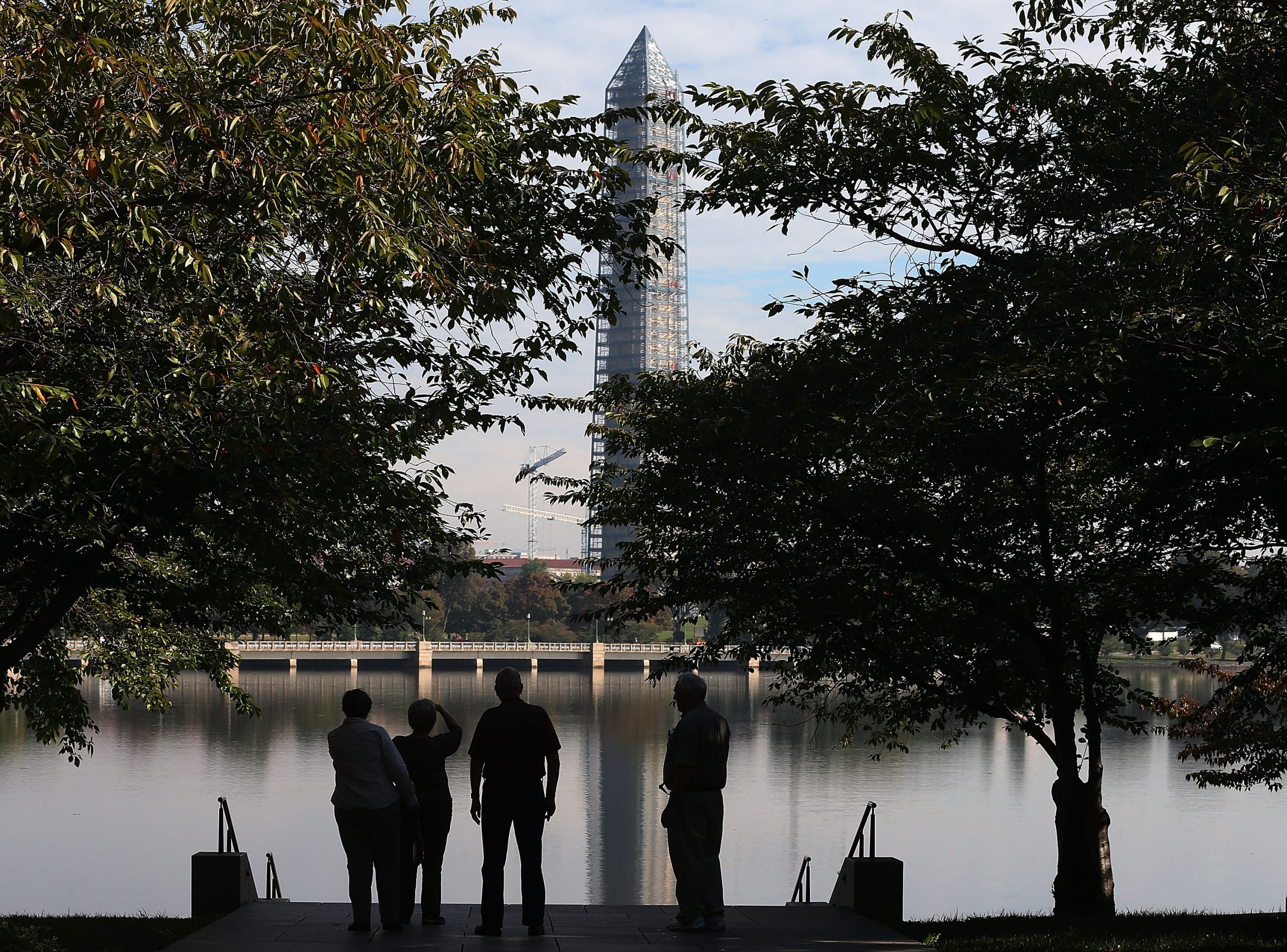 WH prepares feds for shutdown