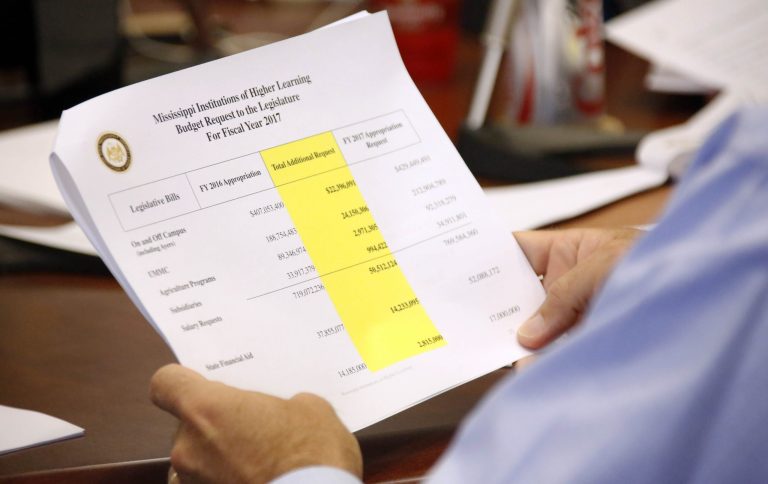 Medicaid obligations grew by nearly 7 percent, compared with 3.4 percent in states that expanded the program.Â (AP Photo/Rogelio V. Solis)