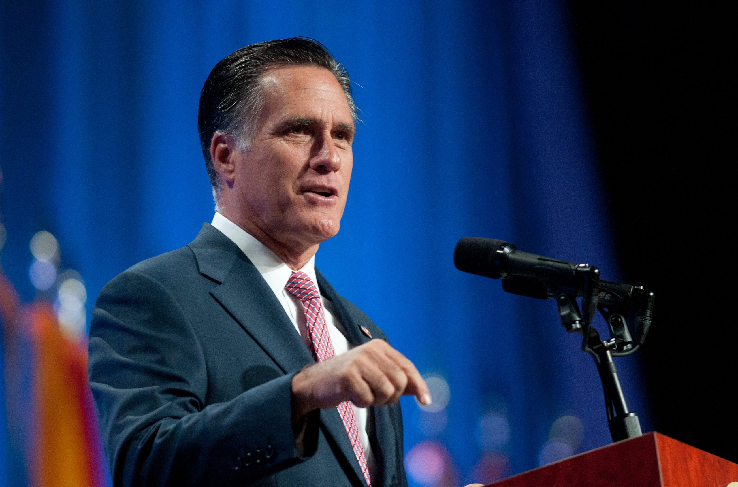 Romney struggles to break through in Florida, despite sour economy