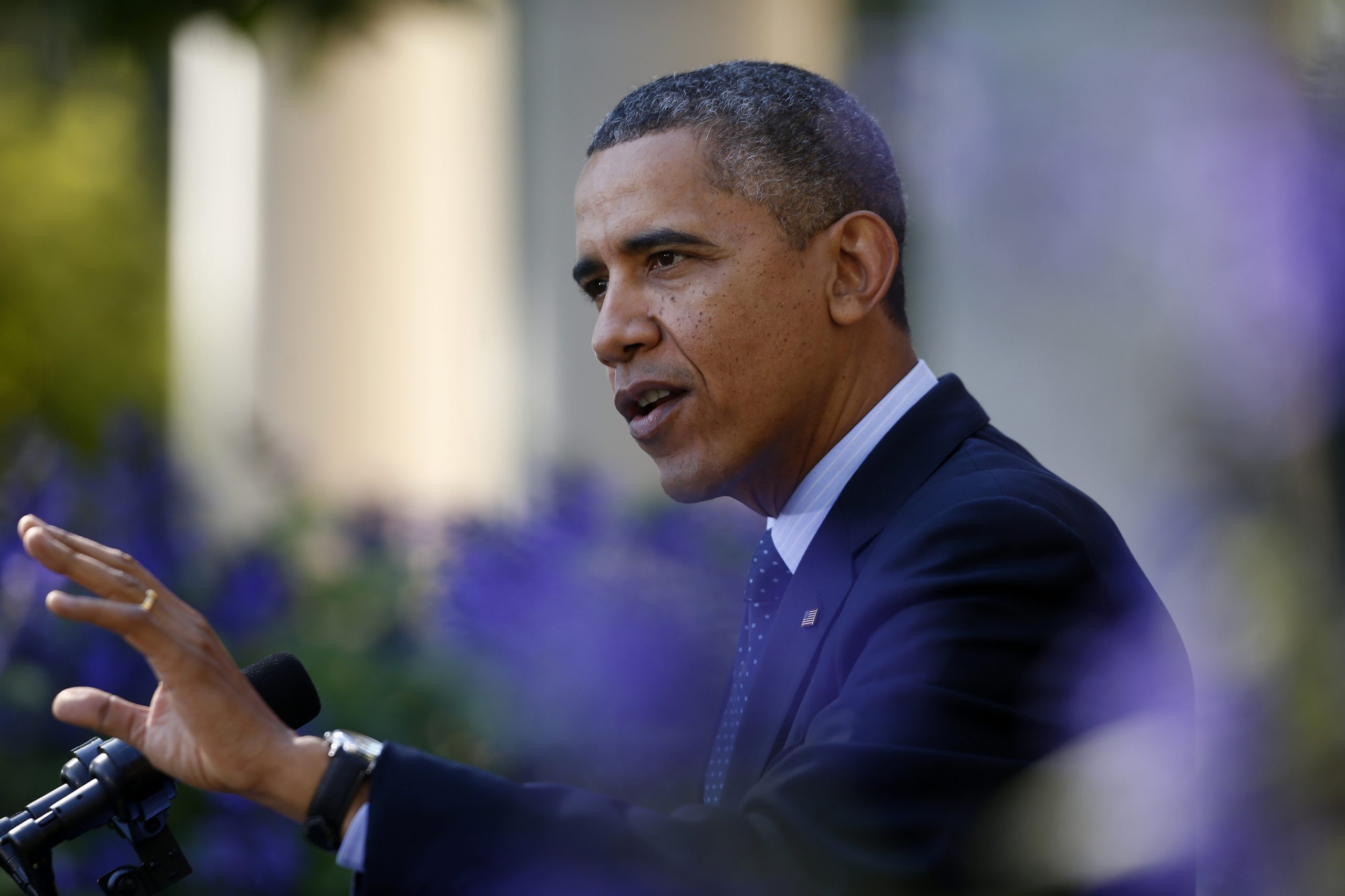 President asks supporters to help register public for Obamacare