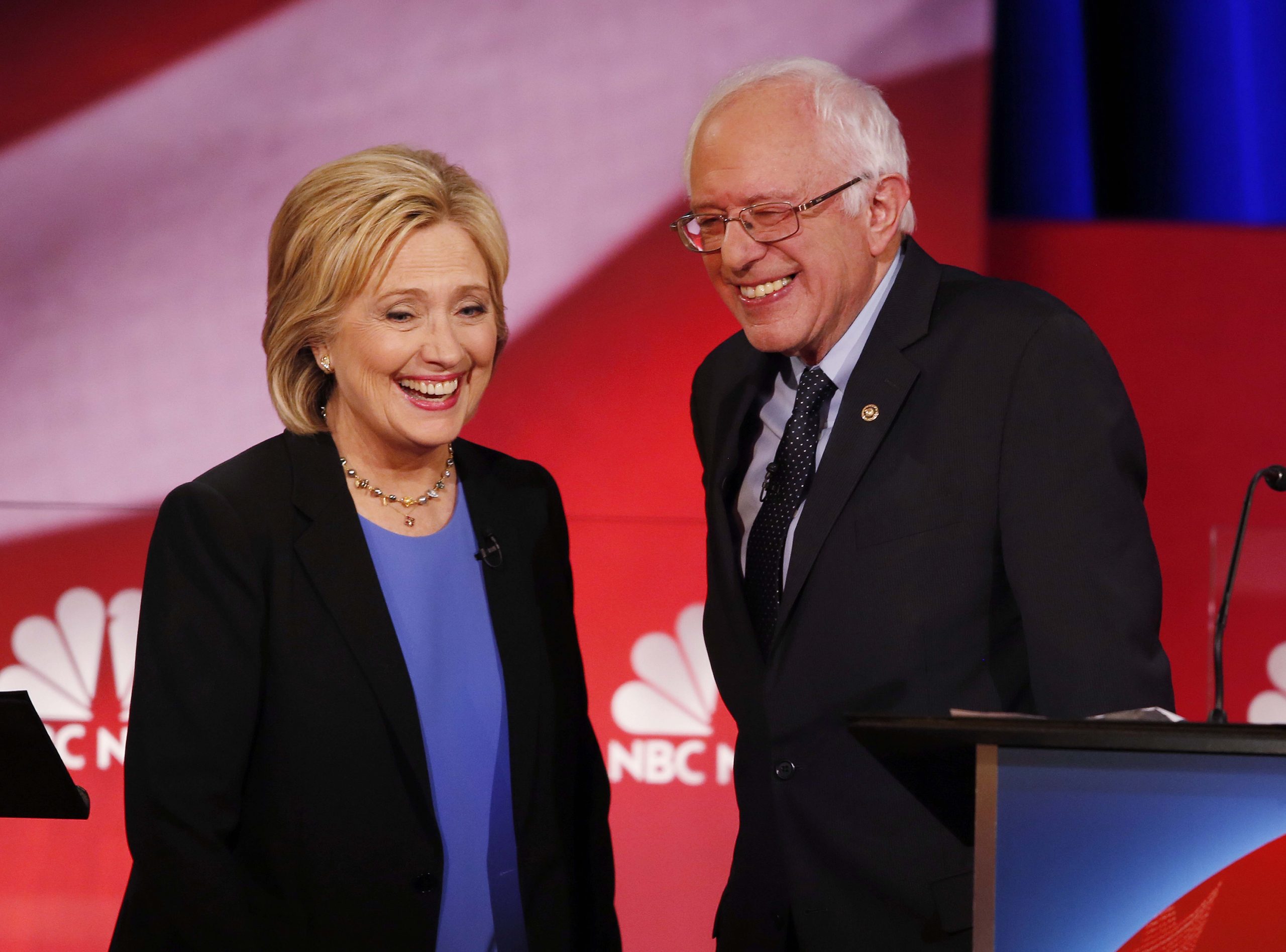 New poll shows Sanders closing in on Clinton nationally