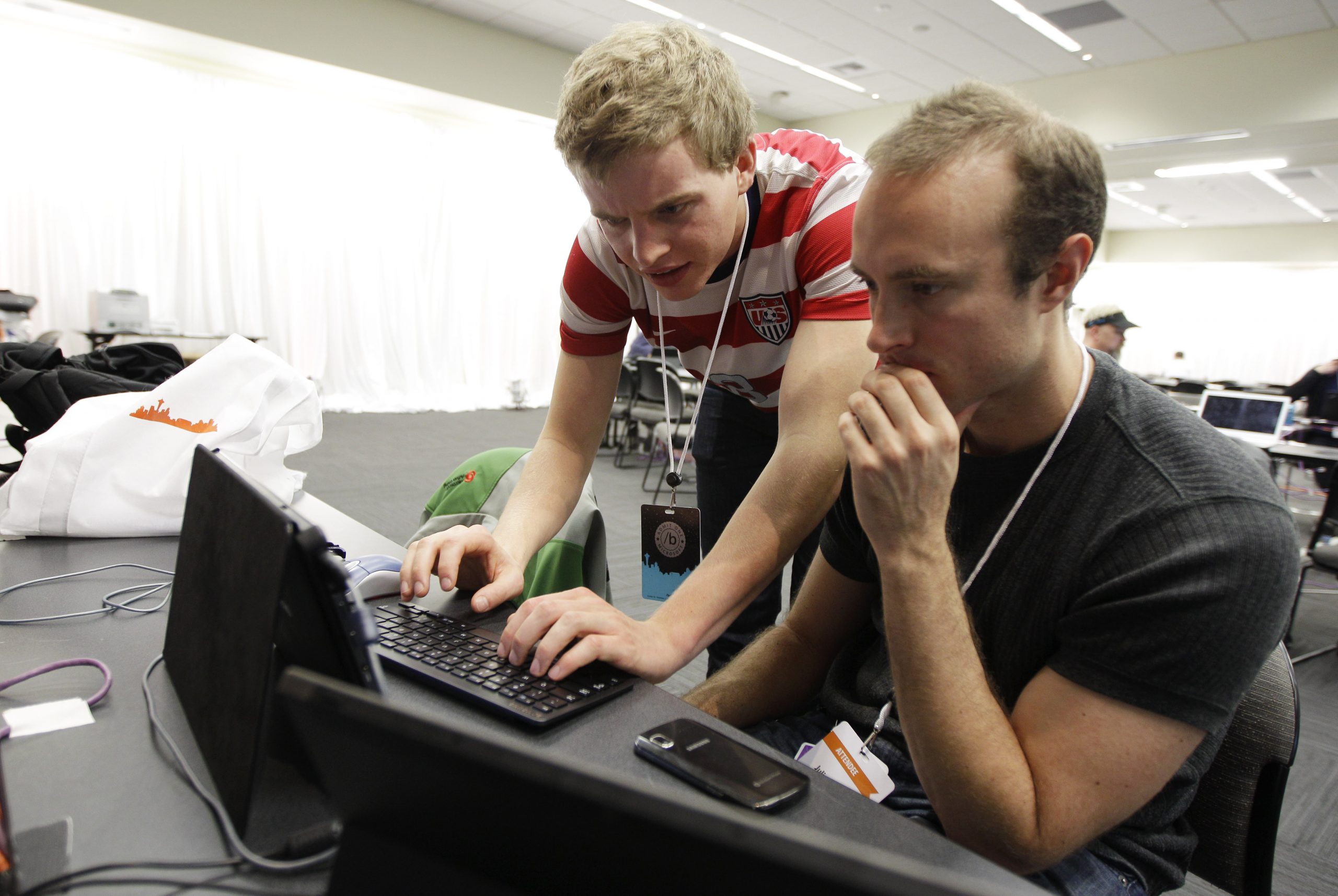 Pentagon invites hackers to break into DoD websites