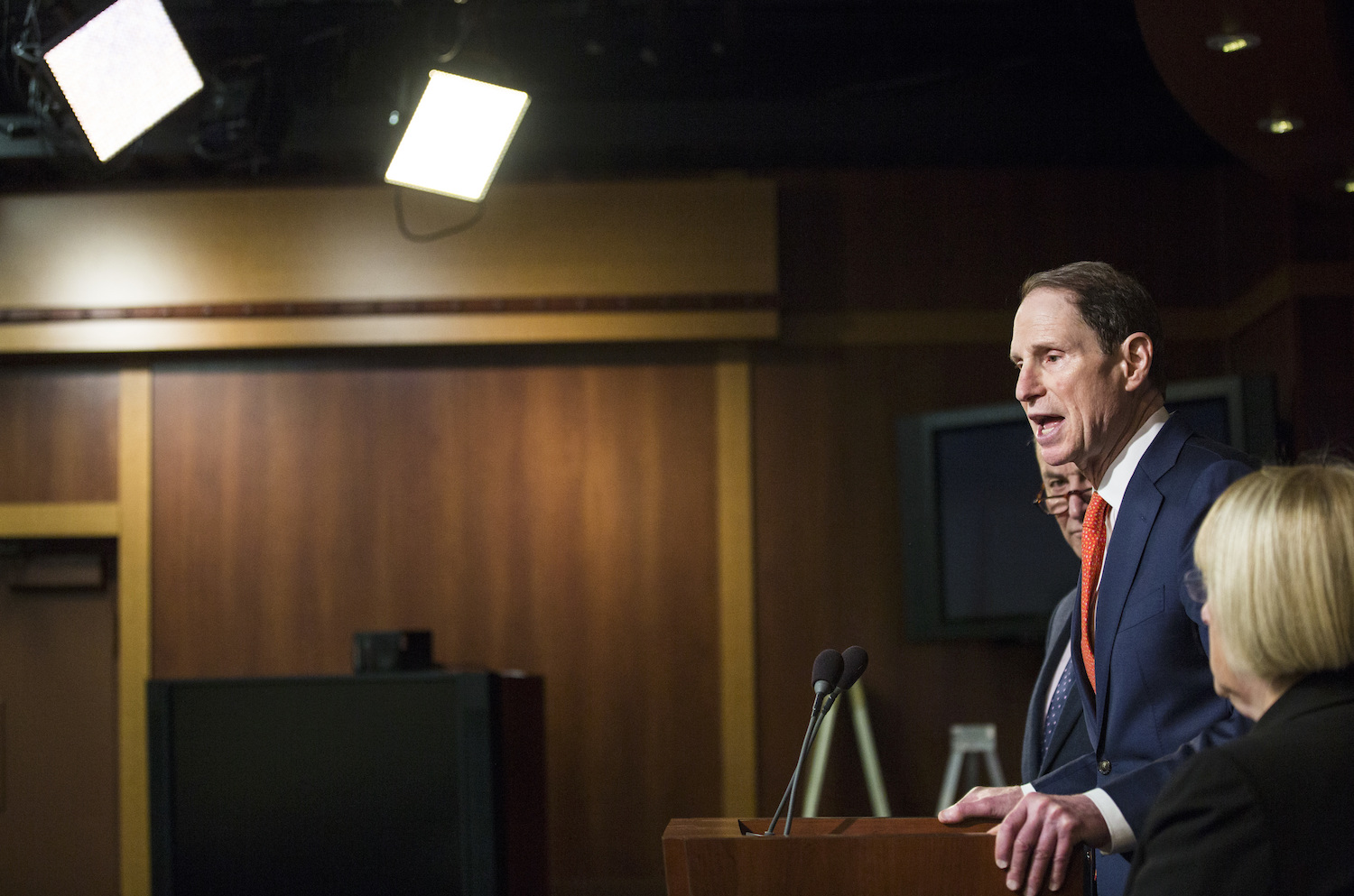 Top finance Dem Wyden to oppose Price, Mnuchin