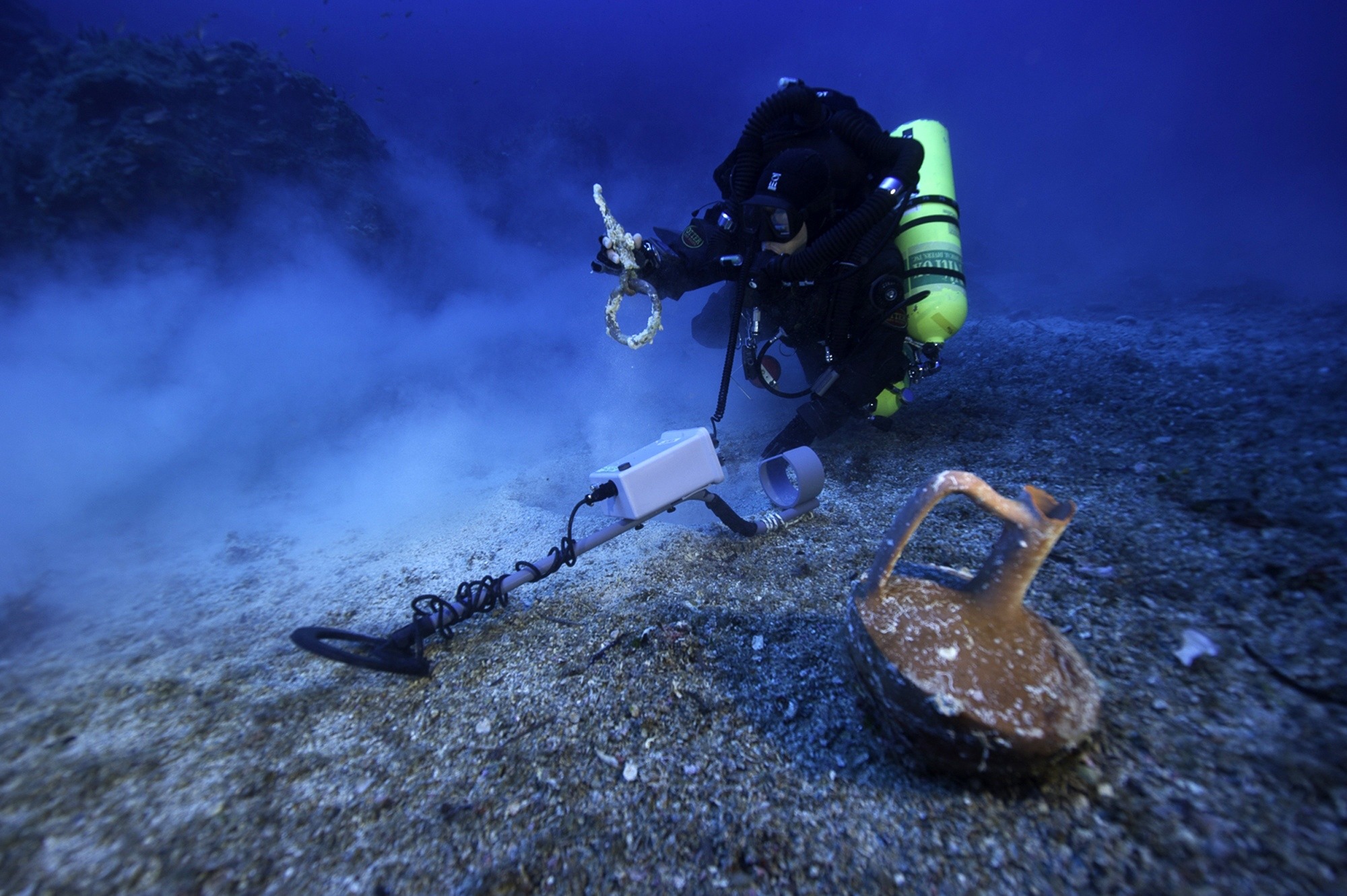 Archeologists revisit rich Roman wreck off Greece