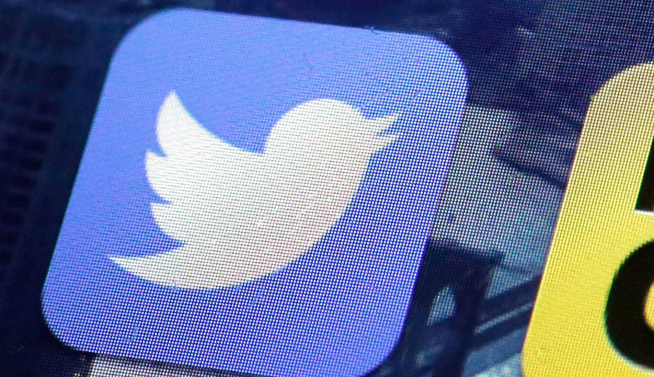 25 Twitter accounts you need to follow