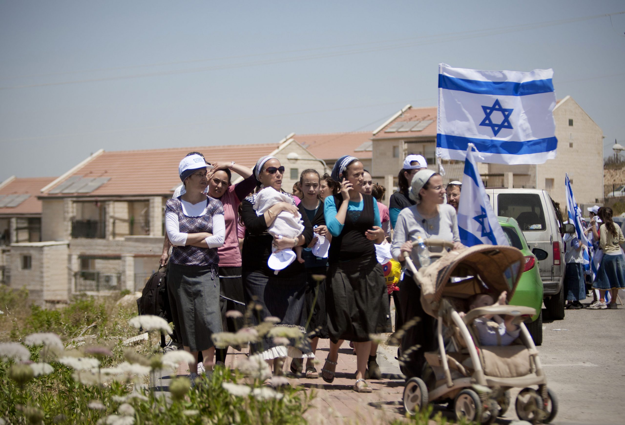 Netanyahu seeks to relocate illegal outpost