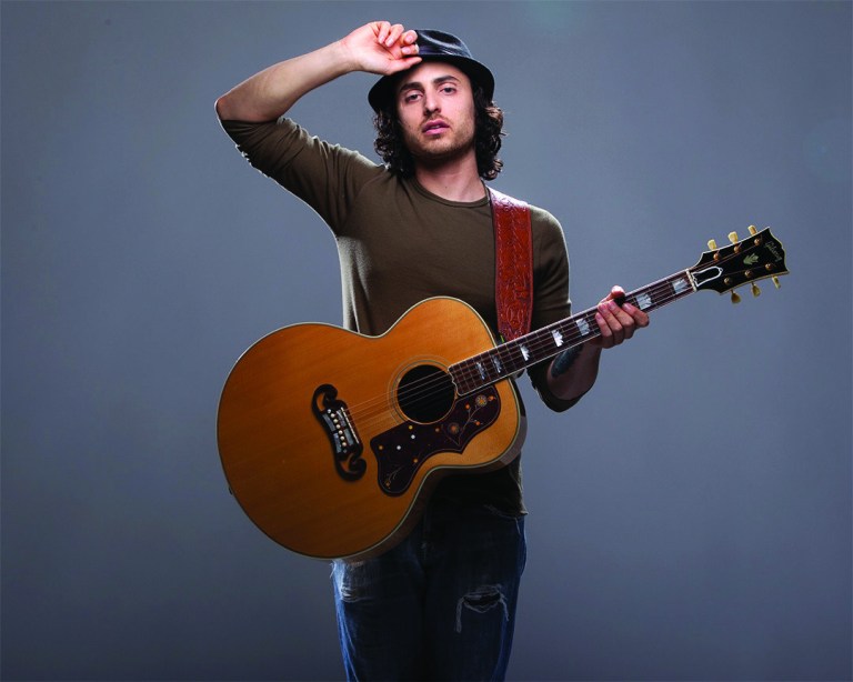 Keaton Simons shows off ‘Beautiful Pain’