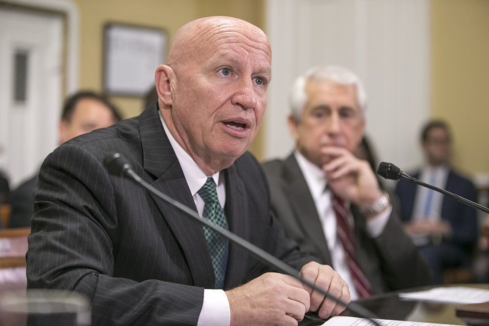Fleeing firms put pressure on Congress and candidates