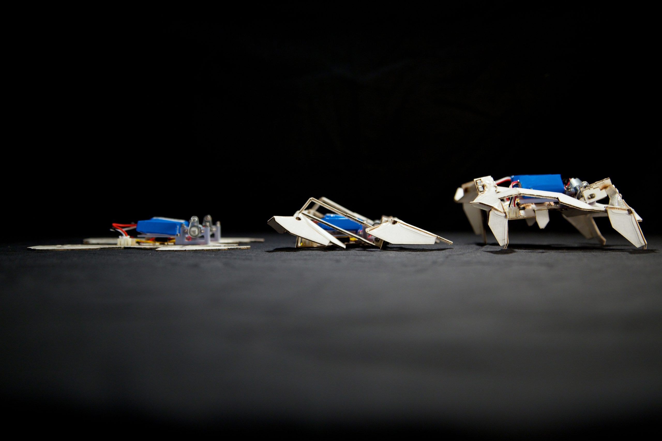 Scientists make cheap, fast self-assembling robots