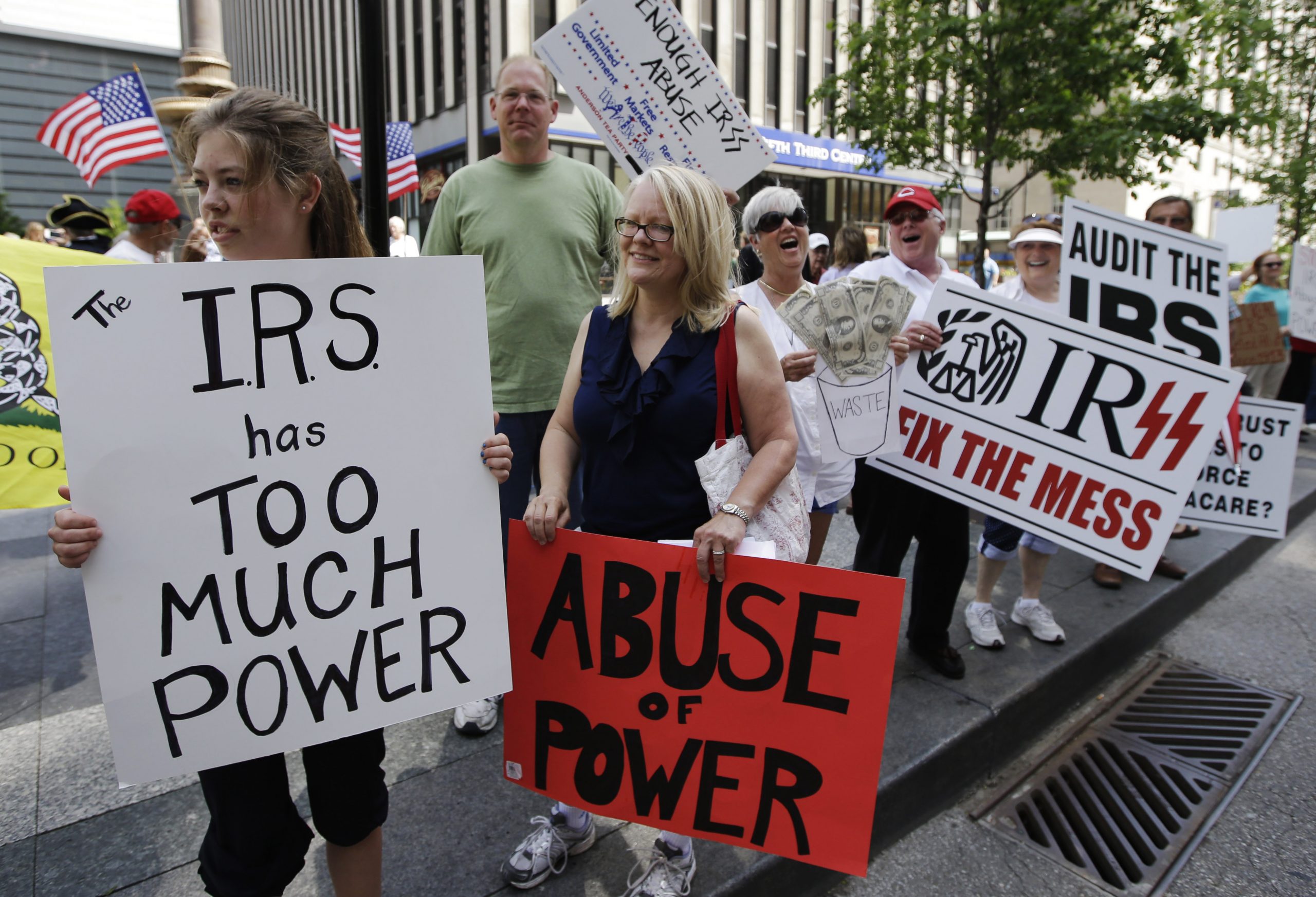 IRS payments for abusing conservatives should keep Fed workers honest