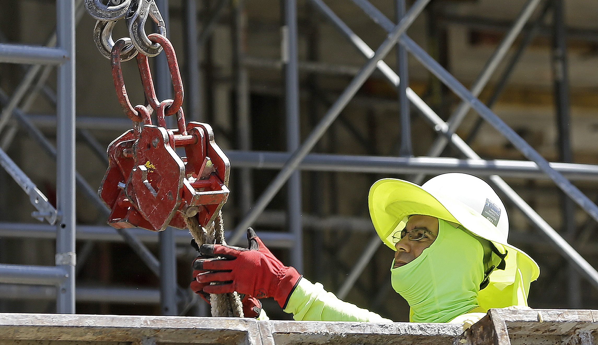 Business, labor leaders join to ask Congress to roll back regulations