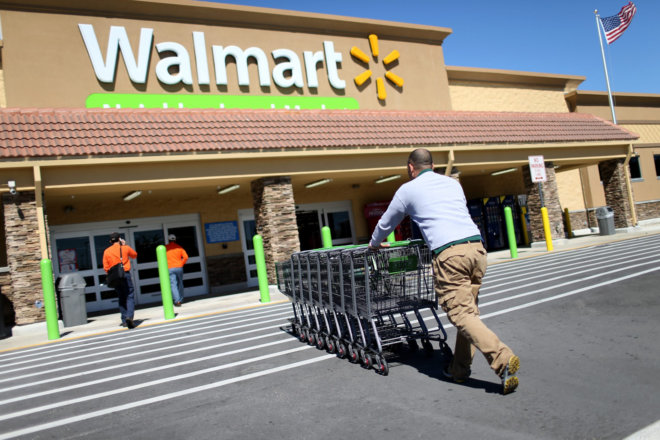 Obama administration slaps down Walmart dress code