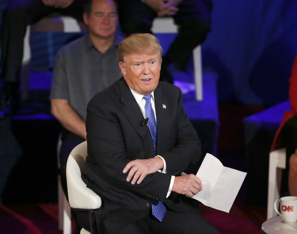 Trump campaign pays Breitbart editor $8,000