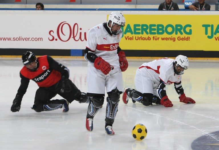 Afternoon Links: Drawing Straws in Richmond, Schumer’s Legoland Push, and What the Heck is Eisfussball?