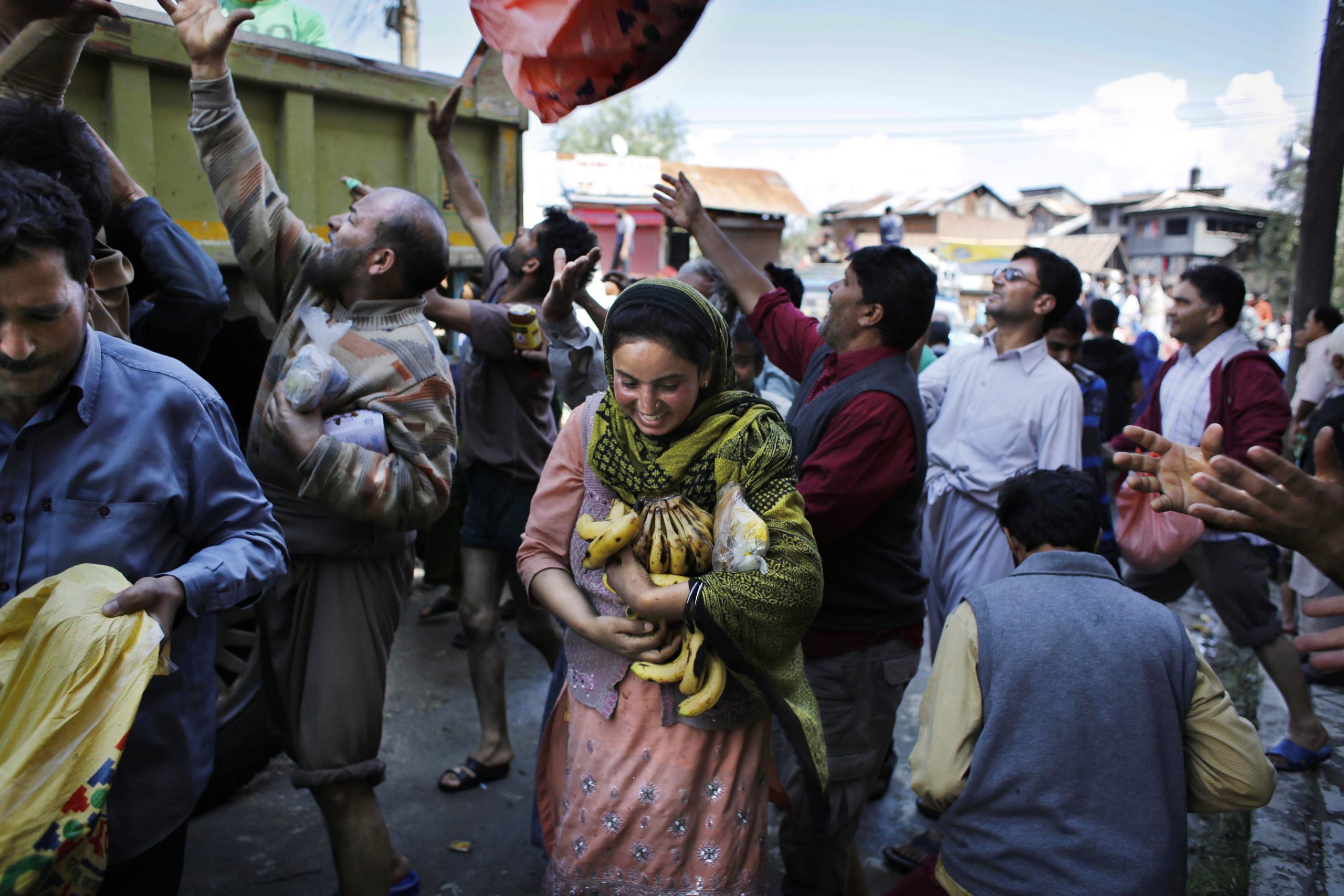 Pakistan evacuates thousands as floods hit plains