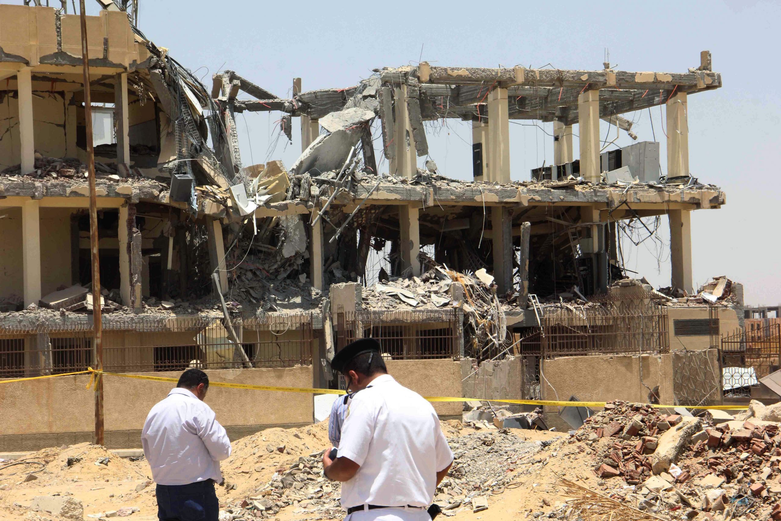 Egypt violence kills 2 civilians, 4 conscripts