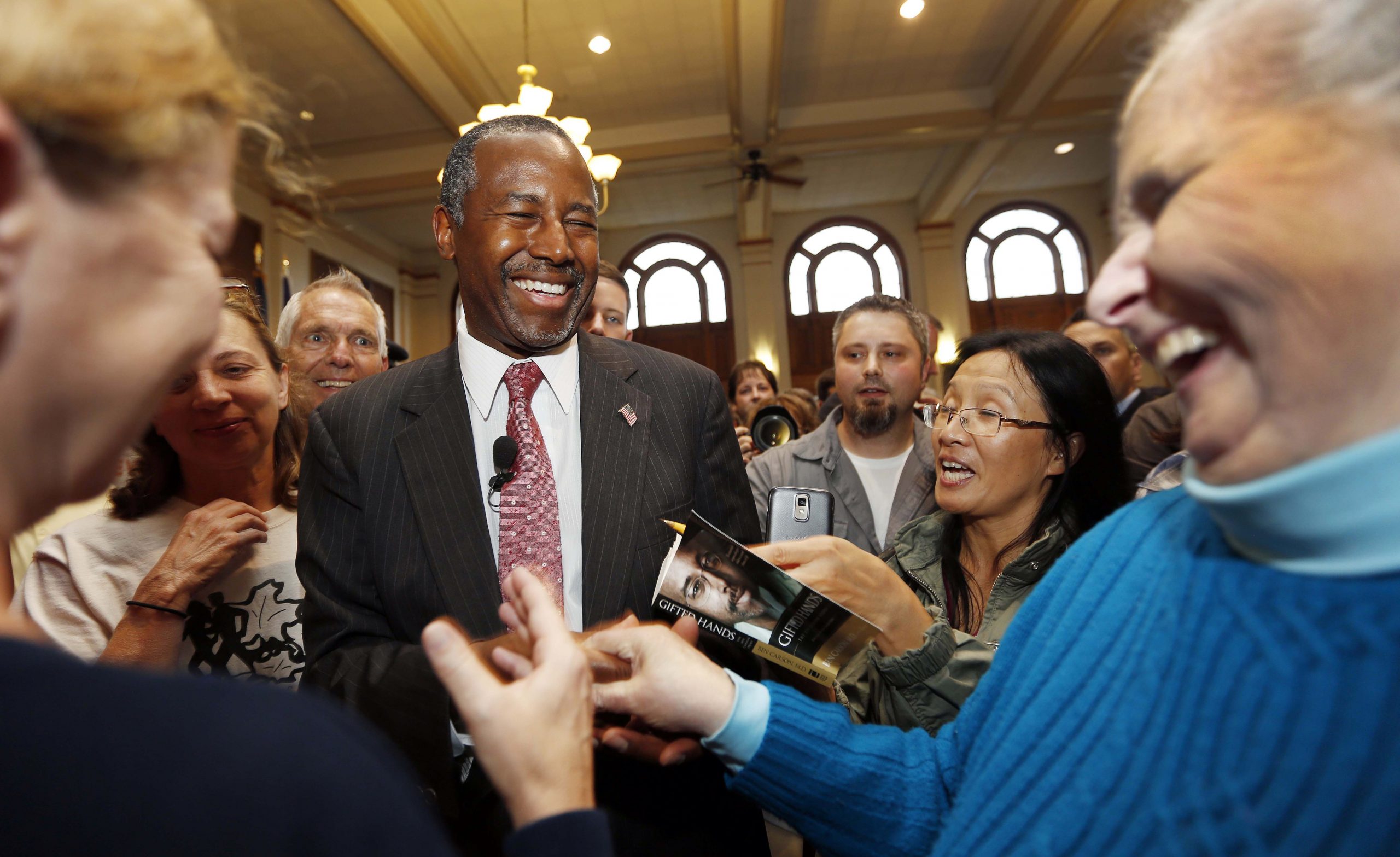 Is a Carson super PAC too cozy with campaign?