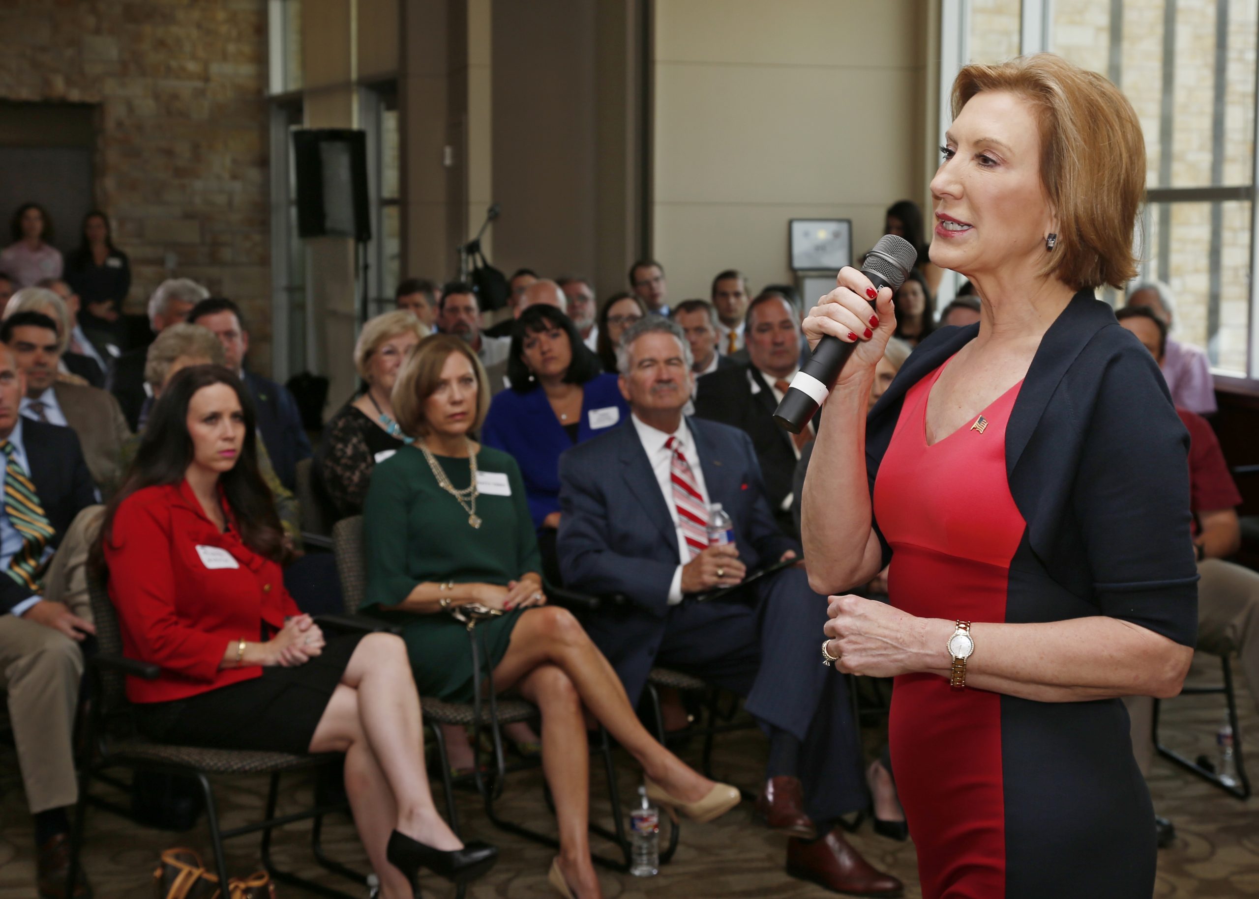 Fiorina pledges balanced budget during first term