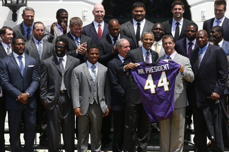 Obama says Ravens’ Flacco reaching Biden-like popularity in Delaware