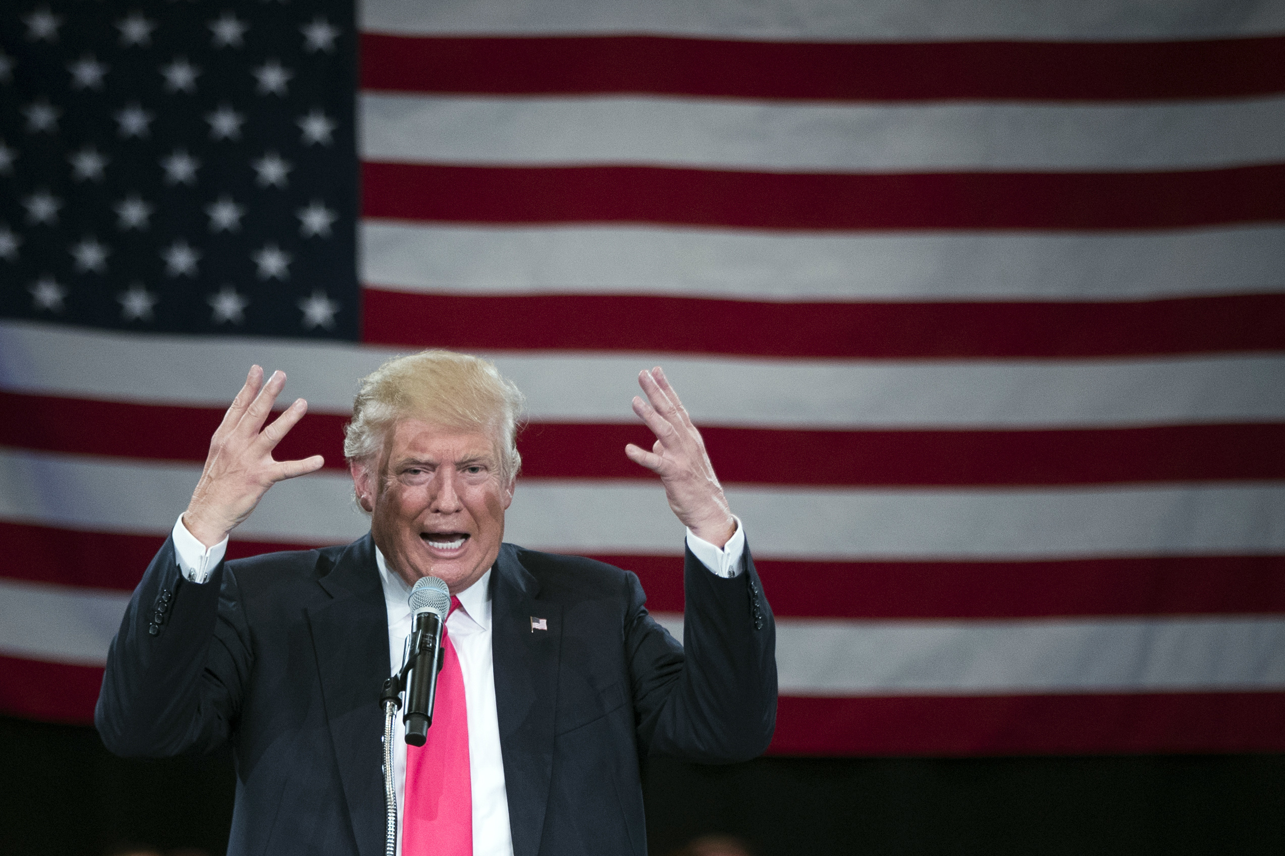 Trump proposes $10 federal minimum wage