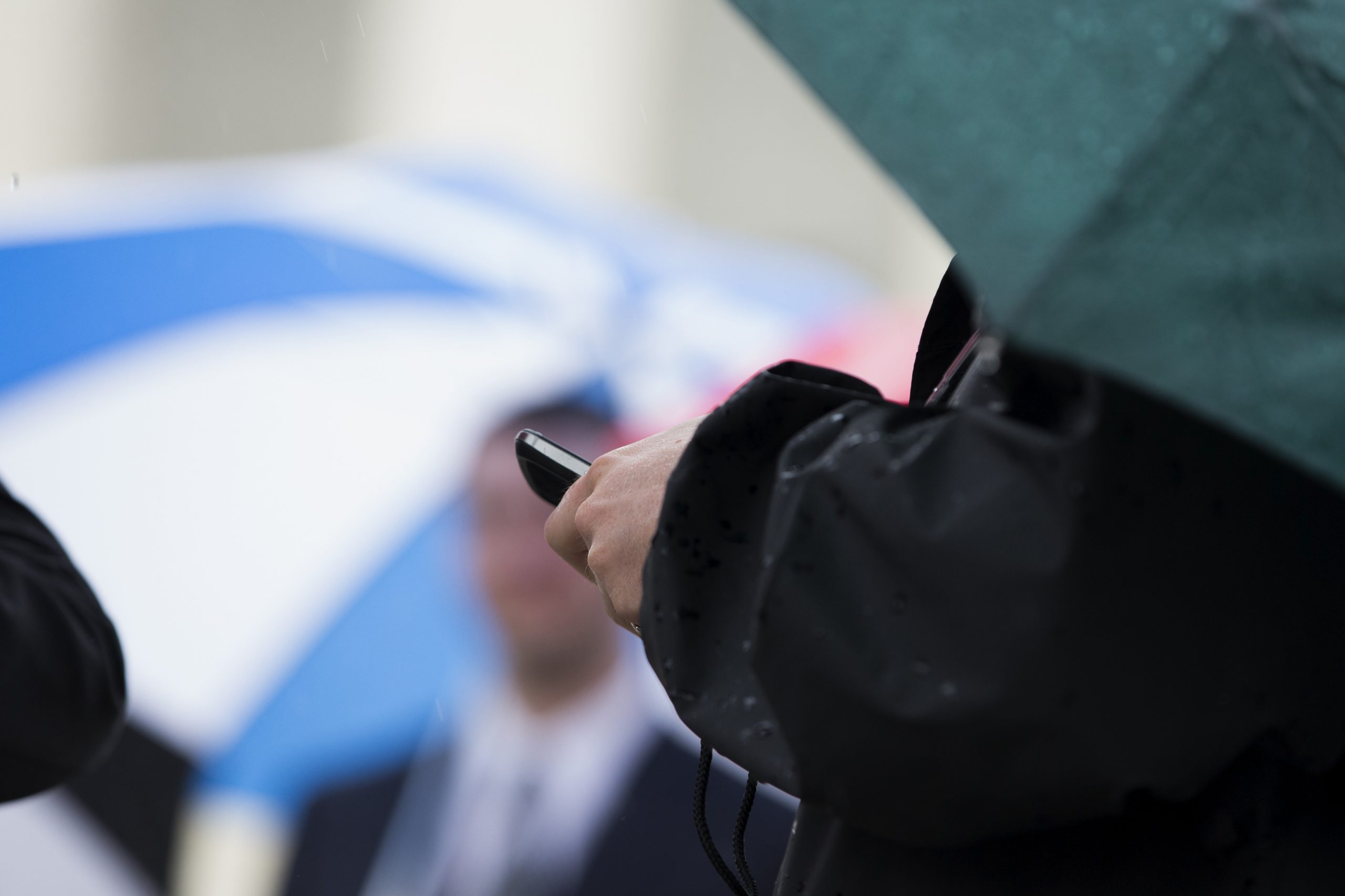 Supreme Court tells cops to ‘get a warrant’ if they want to search cellphones