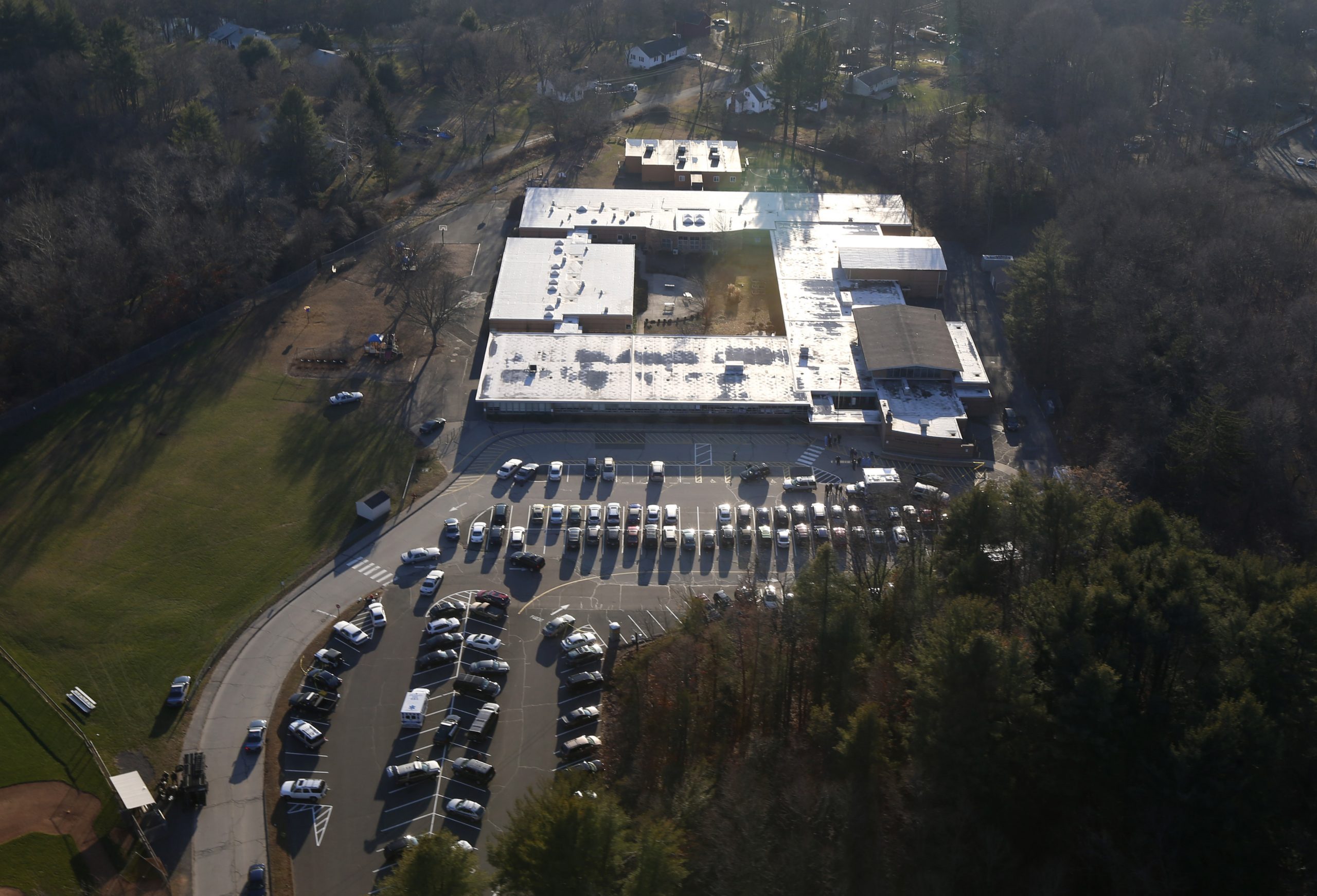 Schools eye plans, calm parents after Conn. attack