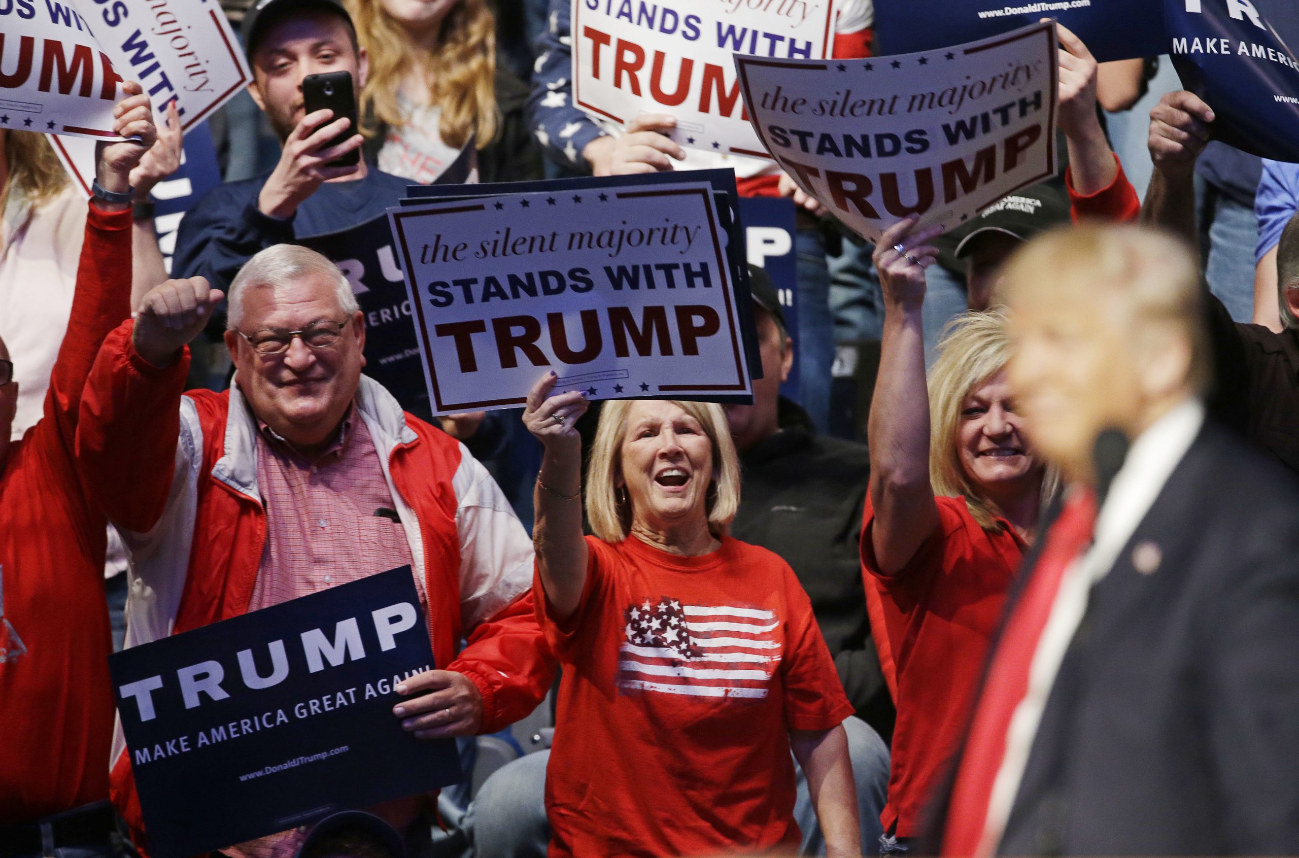 Trump on defensive as electoral bush fires rage